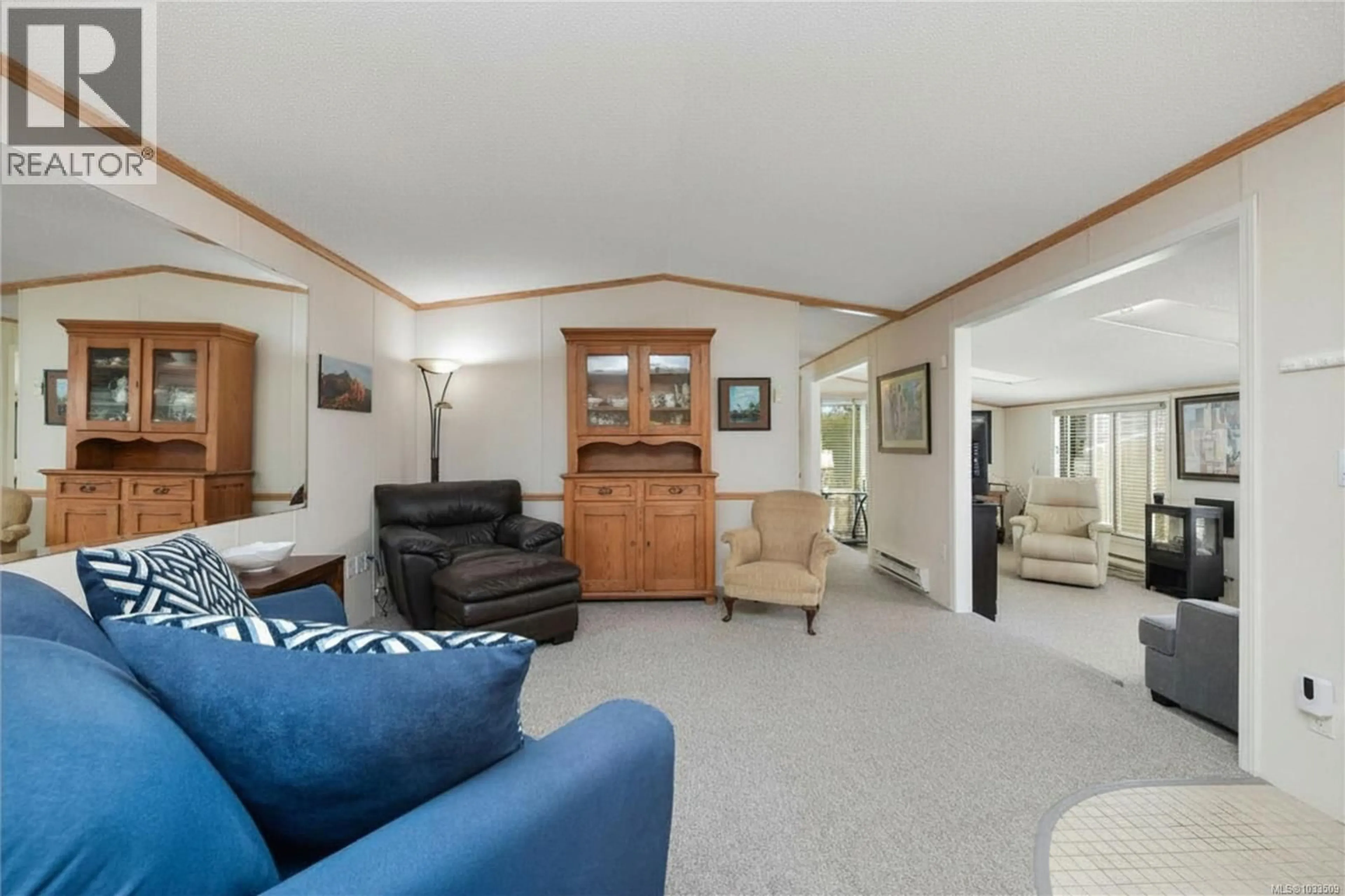 Living room with furniture, unknown for 8 - 7401 CENTRAL SAANICH ROAD, Central Saanich British Columbia V8M2B5