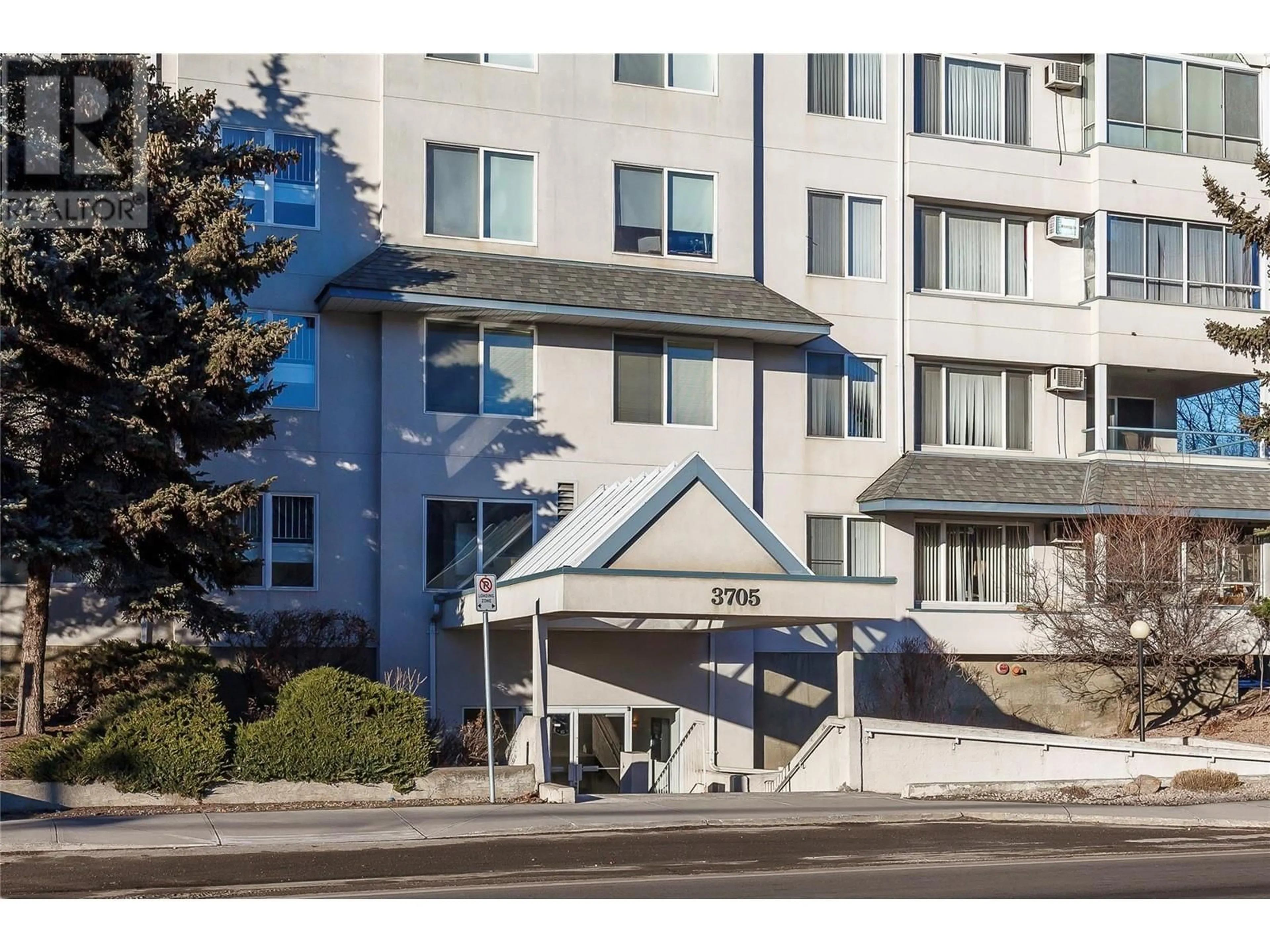 Indoor foyer for 3705 30 Avenue Unit# 106, Vernon British Columbia V1T2E7