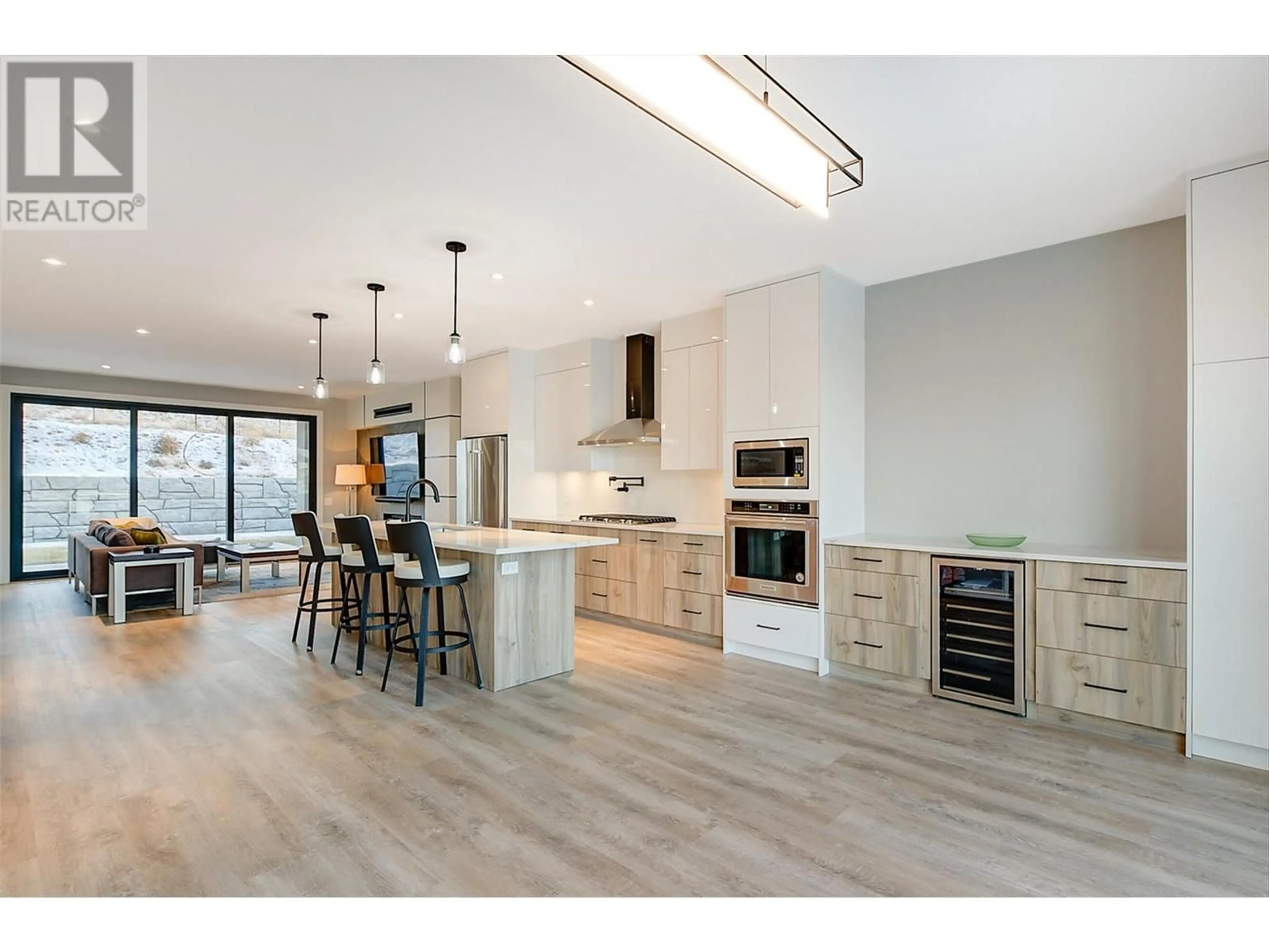 Open concept kitchen, unknown for 527 Hawes Court, Kelowna British Columbia V1W5C5