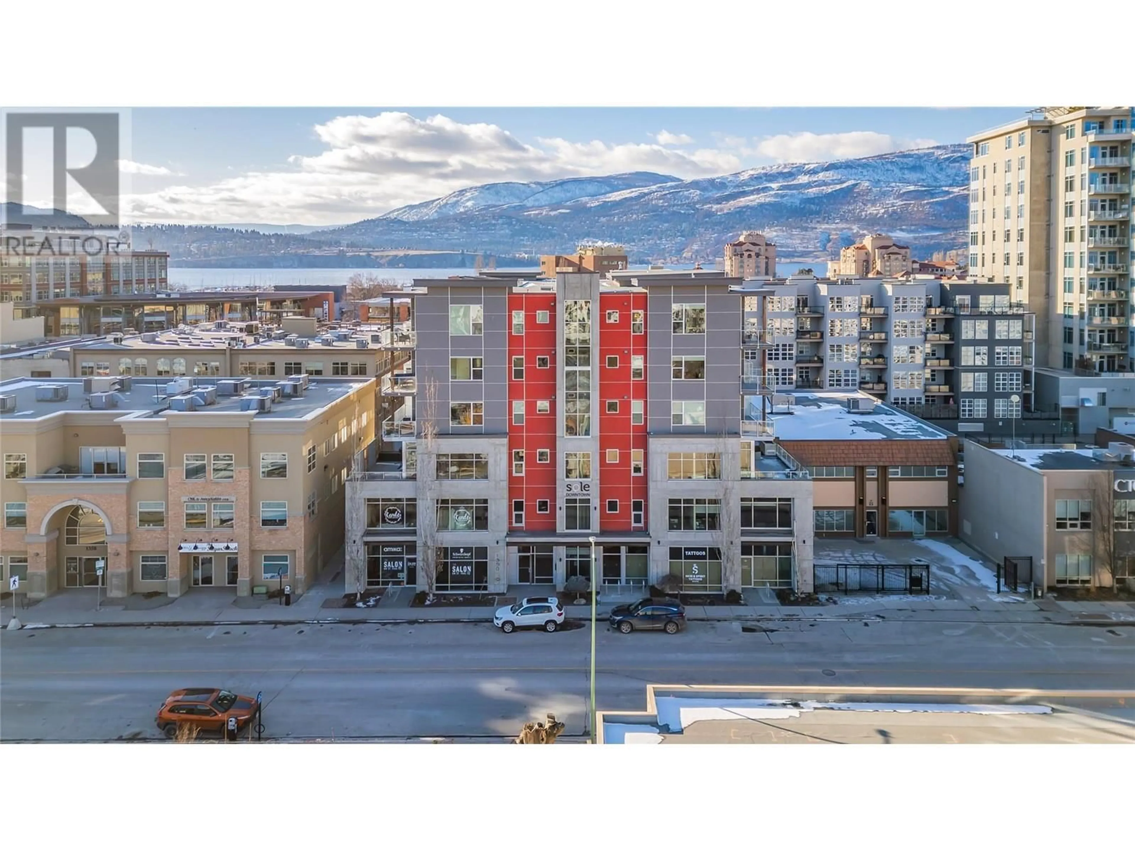 A pic from outside/outdoor area/front of a property/back of a property/a pic from drone, mountain view for 606 - 1350 ST. PAUL STREET, Kelowna British Columbia V1Y2E1