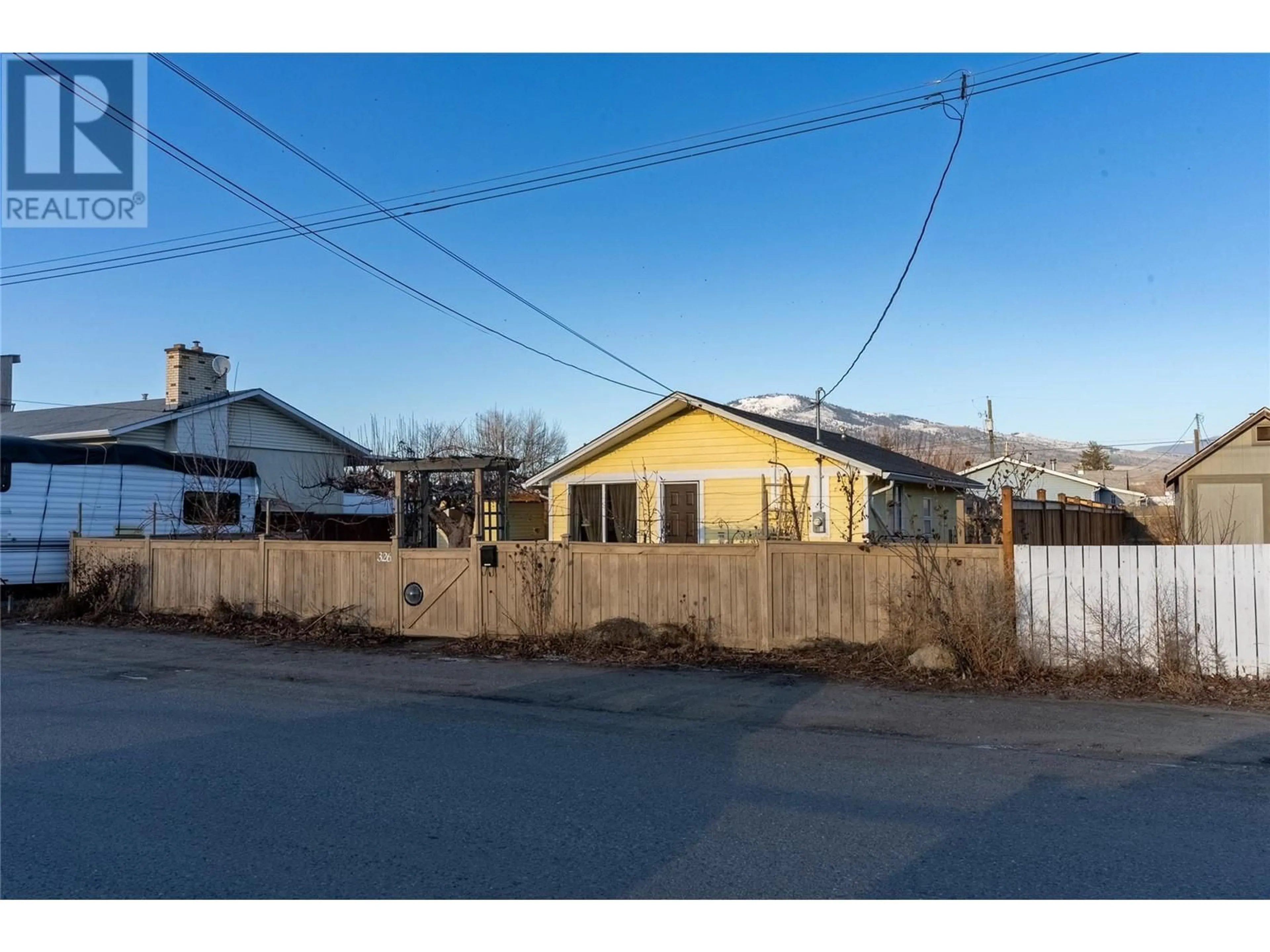 A pic from outside/outdoor area/front of a property/back of a property/a pic from drone, street for 326 MCGOWAN Avenue, Kamloops British Columbia V2B2N7