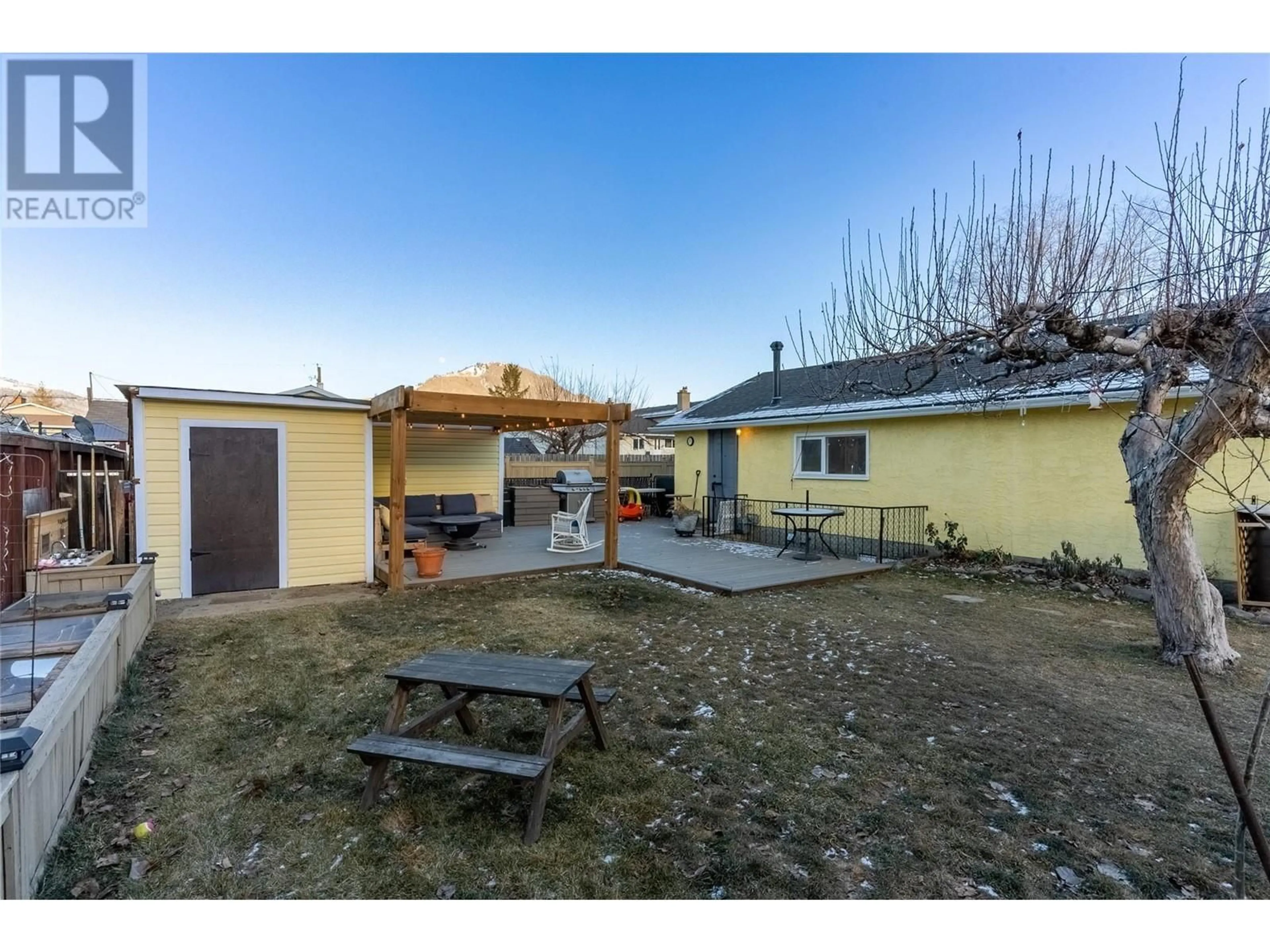 A pic from outside/outdoor area/front of a property/back of a property/a pic from drone, street for 326 MCGOWAN Avenue, Kamloops British Columbia V2B2N7