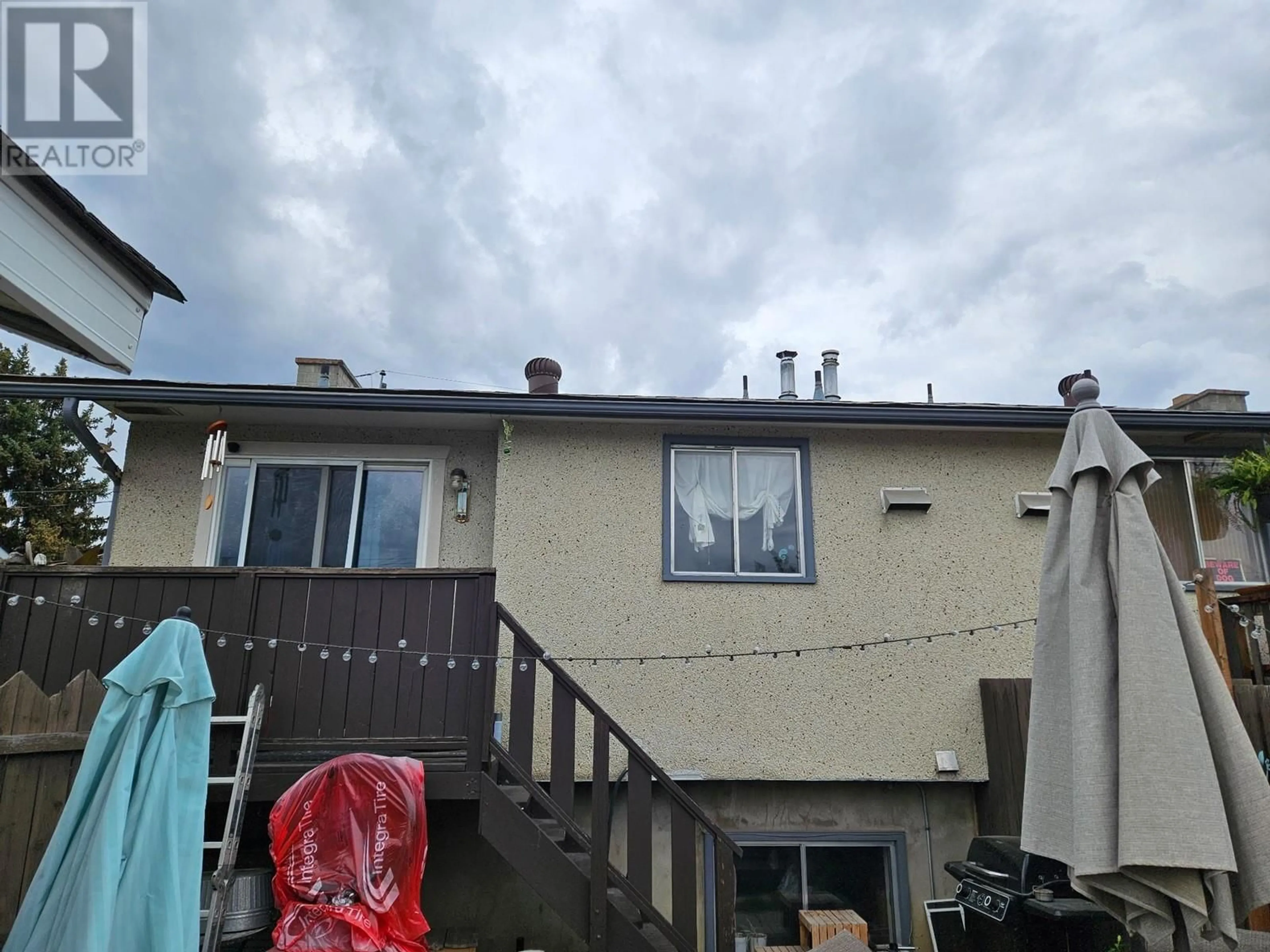 A pic from outside/outdoor area/front of a property/back of a property/a pic from drone, building for 642/640 Courtenay Crescent Crescent NW, Kamloops British Columbia V2B1Z6