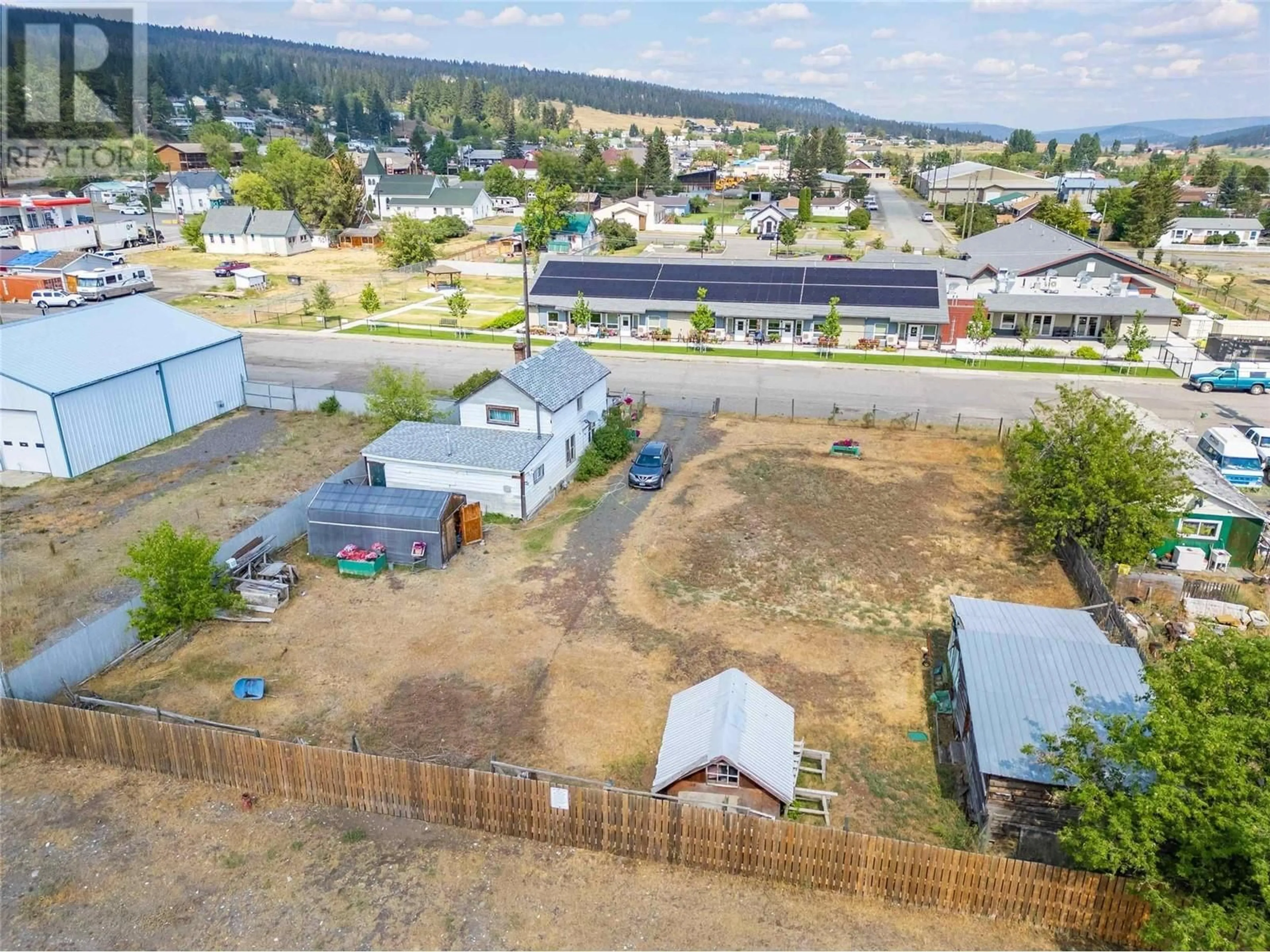 A pic from outside/outdoor area/front of a property/back of a property/a pic from drone, unknown for 307 SMITH AVENUE, Clinton British Columbia V0K1K0