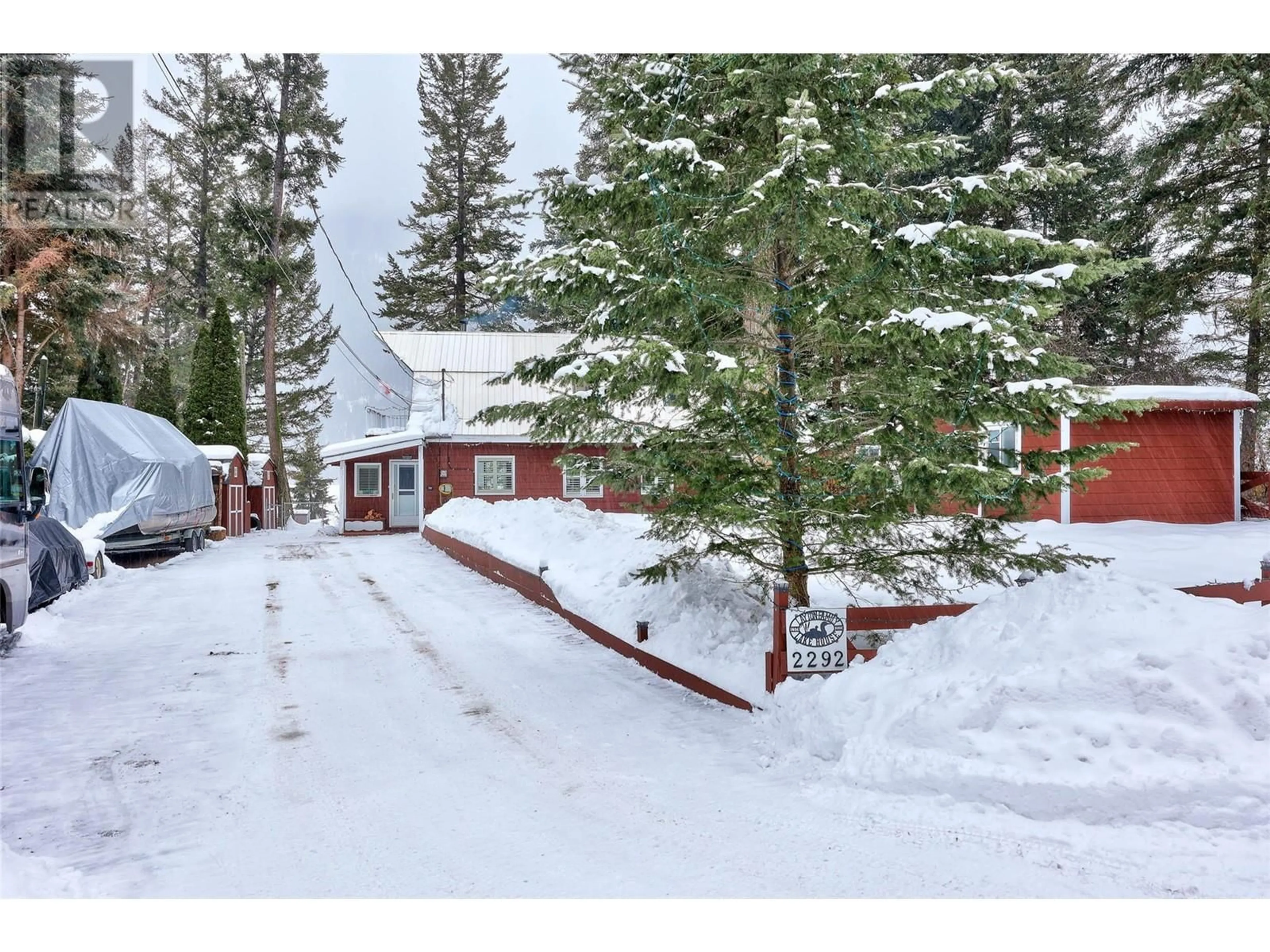 A pic from outside/outdoor area/front of a property/back of a property/a pic from drone, mountain view for 2292 OJIBWAY Road, Kamloops British Columbia V2H1P1