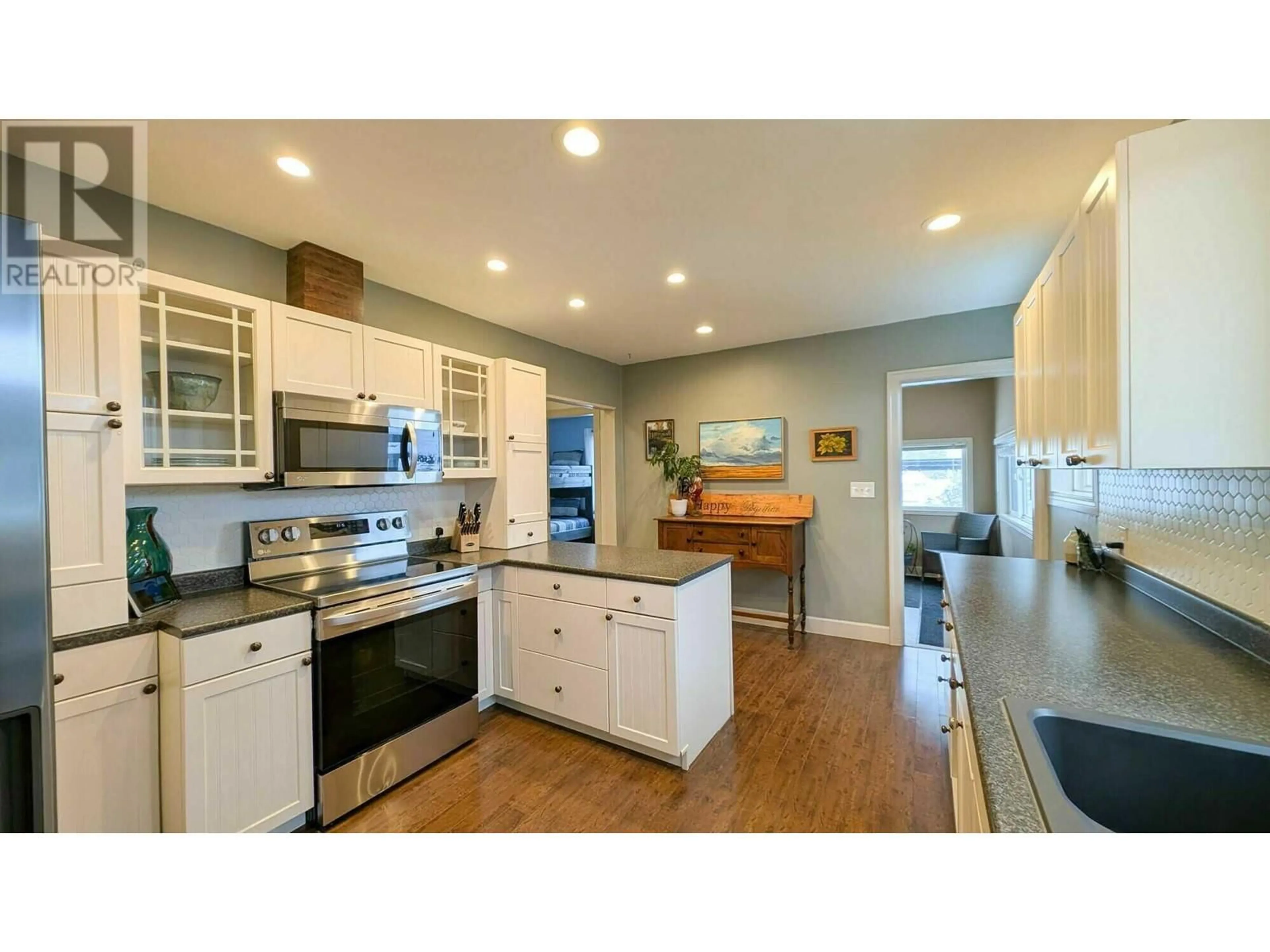 Open concept kitchen, unknown for 372 Fortier Street, Kimberley British Columbia V1A1N5