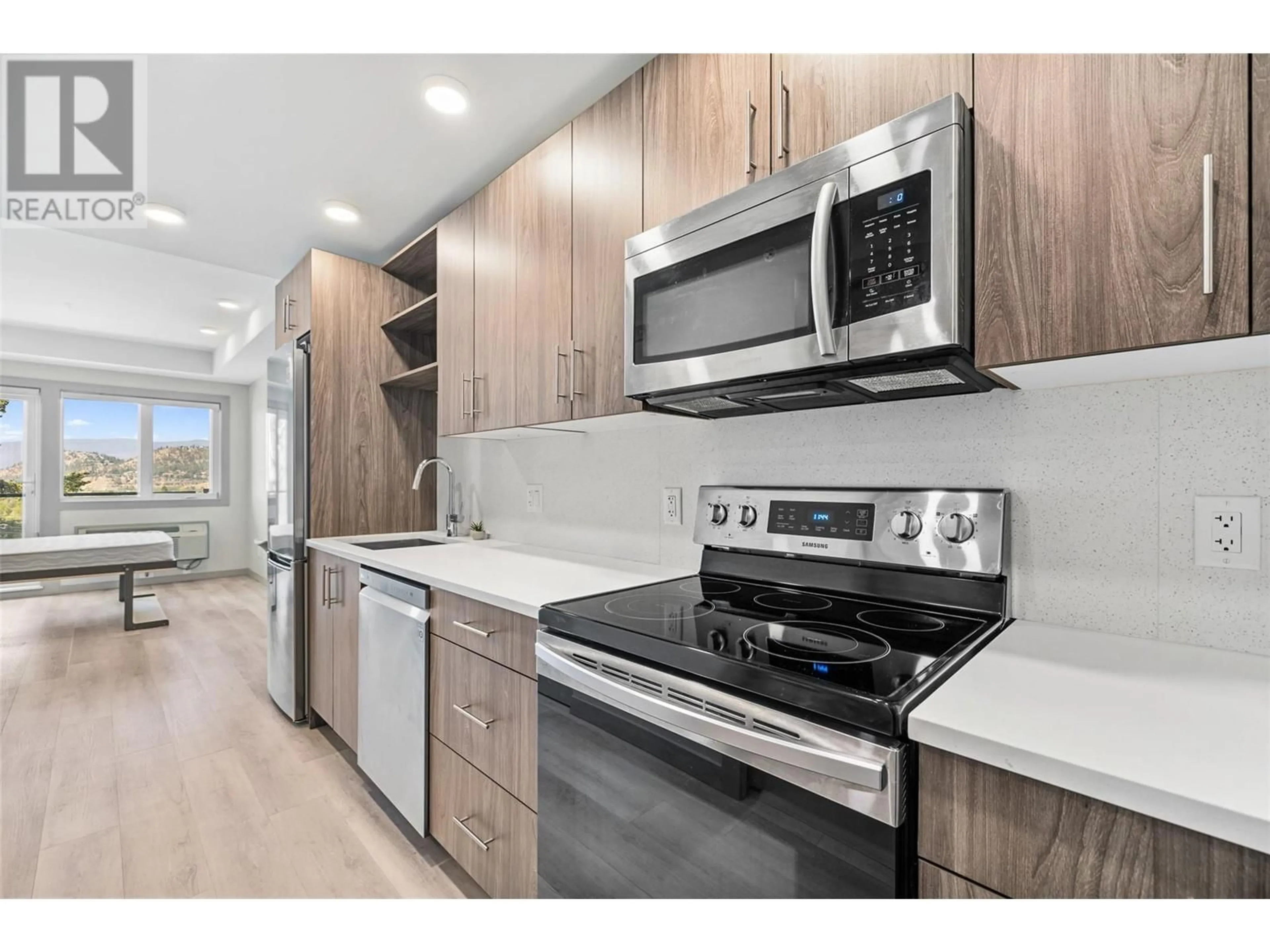 Standard kitchen, wood/laminate floor for PH3 - 345 DOUGALL ROAD NORTH, Kelowna British Columbia V1X3K8