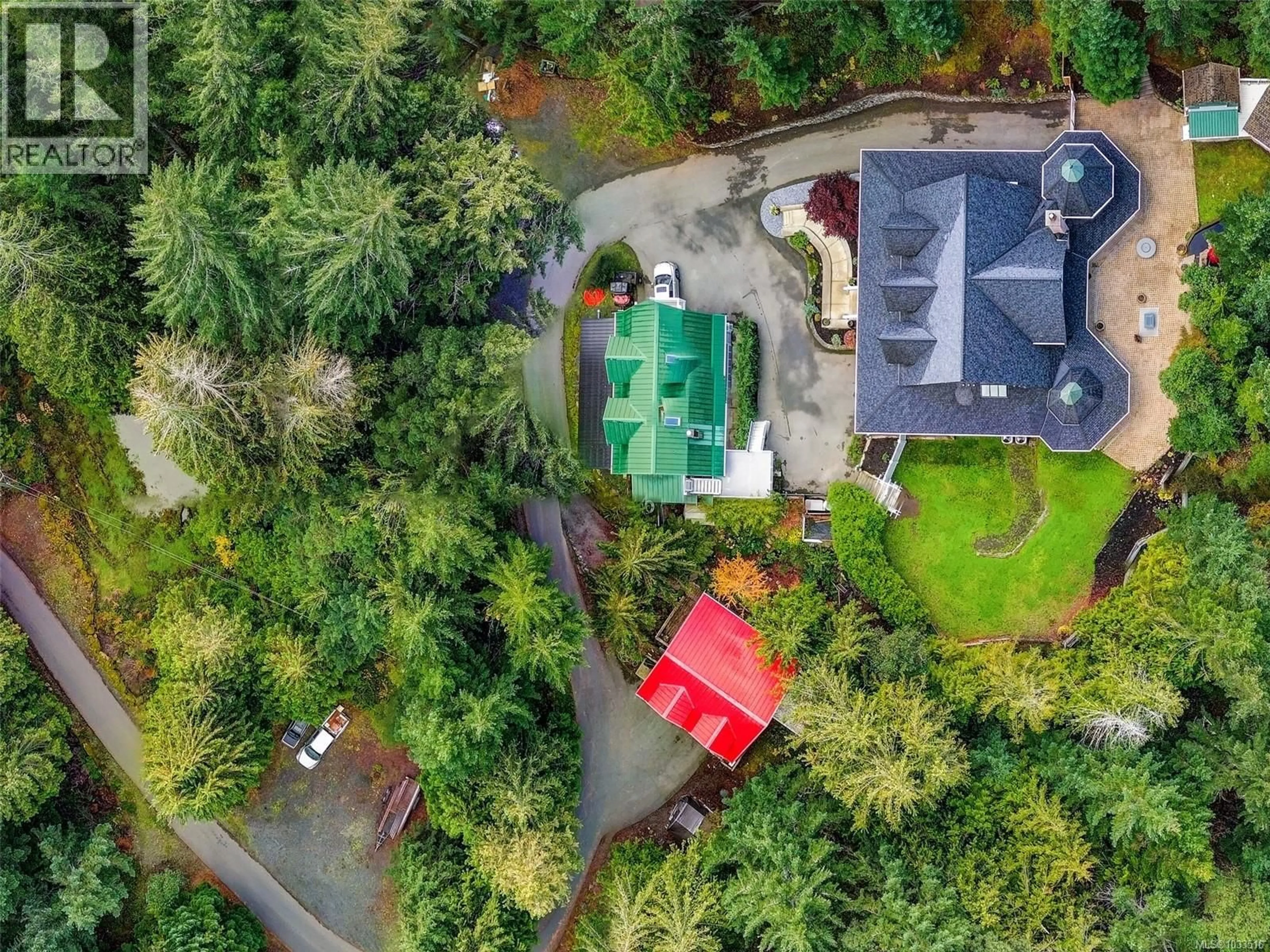 A pic from outside/outdoor area/front of a property/back of a property/a pic from drone, street for 643 SOUTHWOOD DRIVE, Highlands British Columbia V9B6R9
