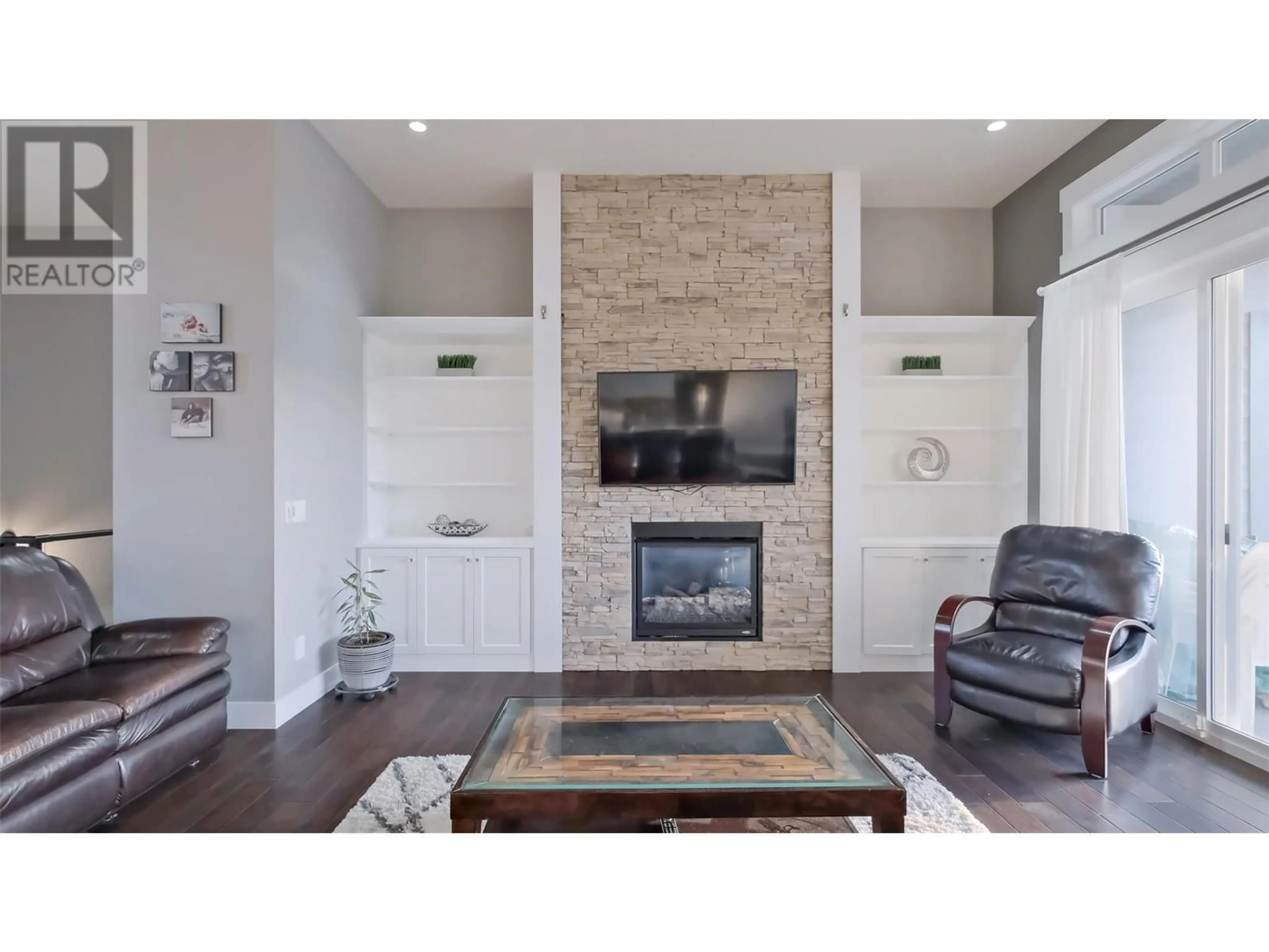 Living room with furniture, unknown for 1750 Capistrano Peaks Crescent, Kelowna British Columbia V1V2Z3