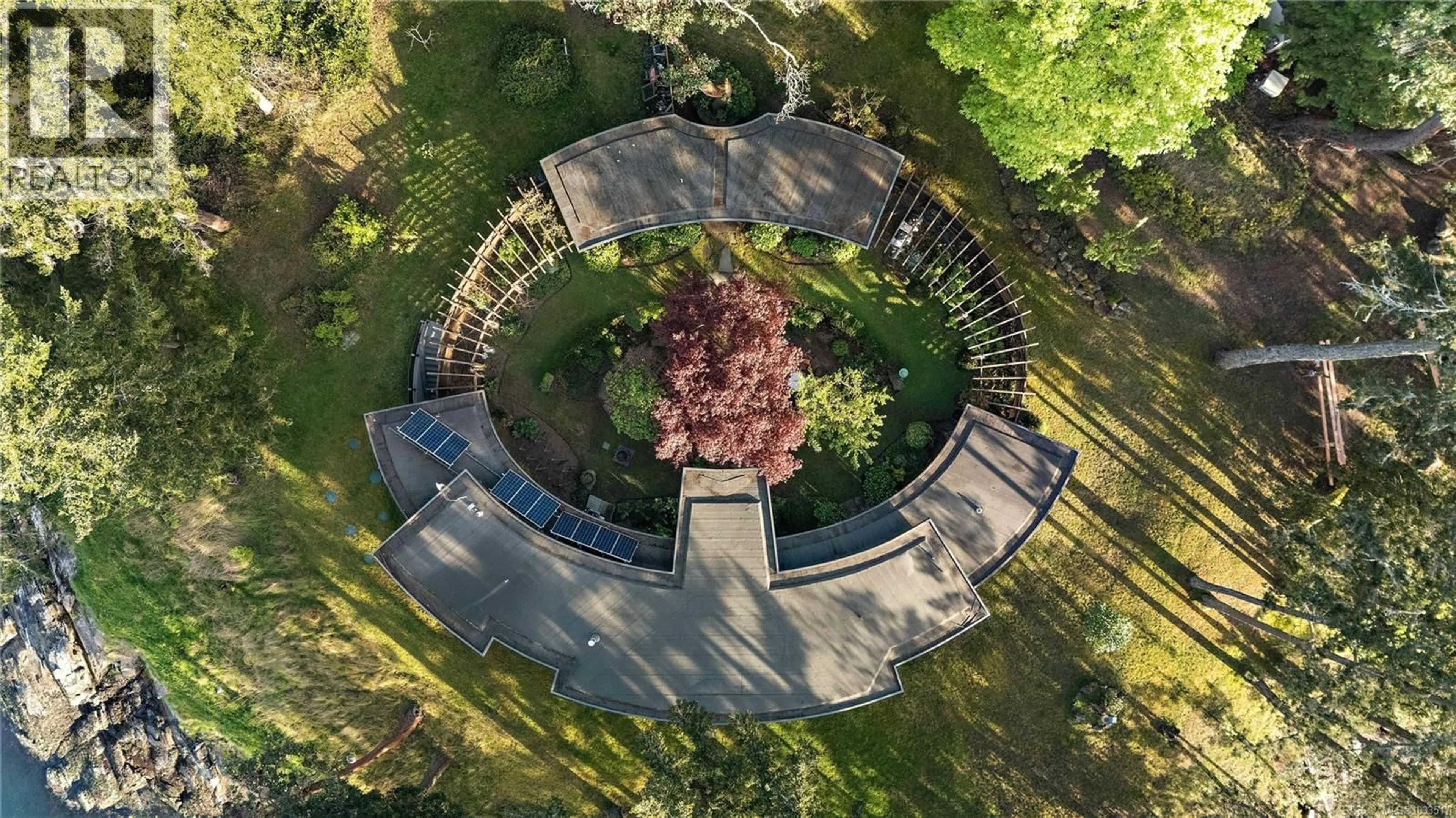 A pic from outside/outdoor area/front of a property/back of a property/a pic from drone, building for GREENLEAF LANE, Sidney Island British Columbia V8L5Y9