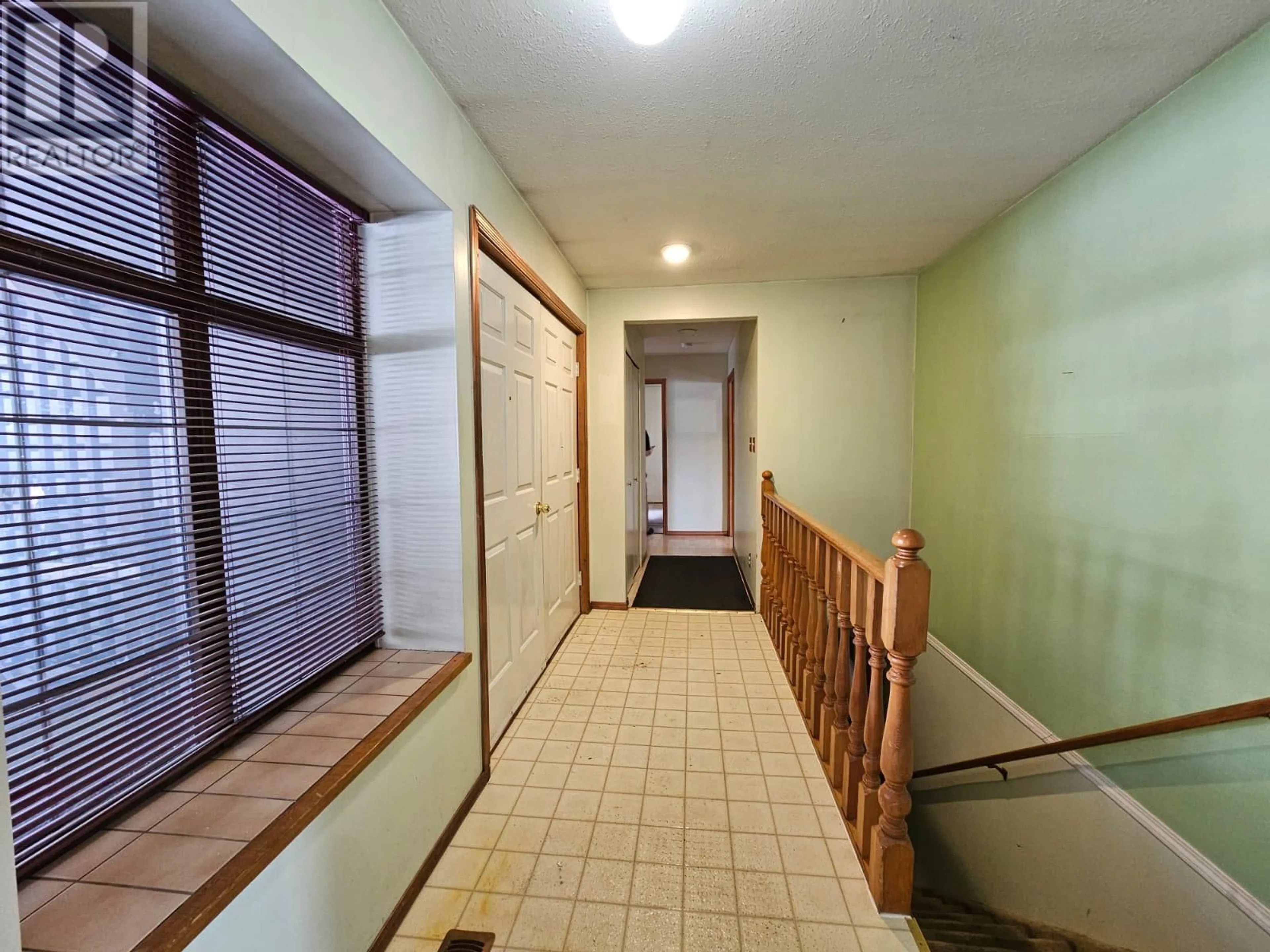 Indoor foyer for 128 KISKATINAW CRESCENT, Tumbler Ridge British Columbia V0C2W0