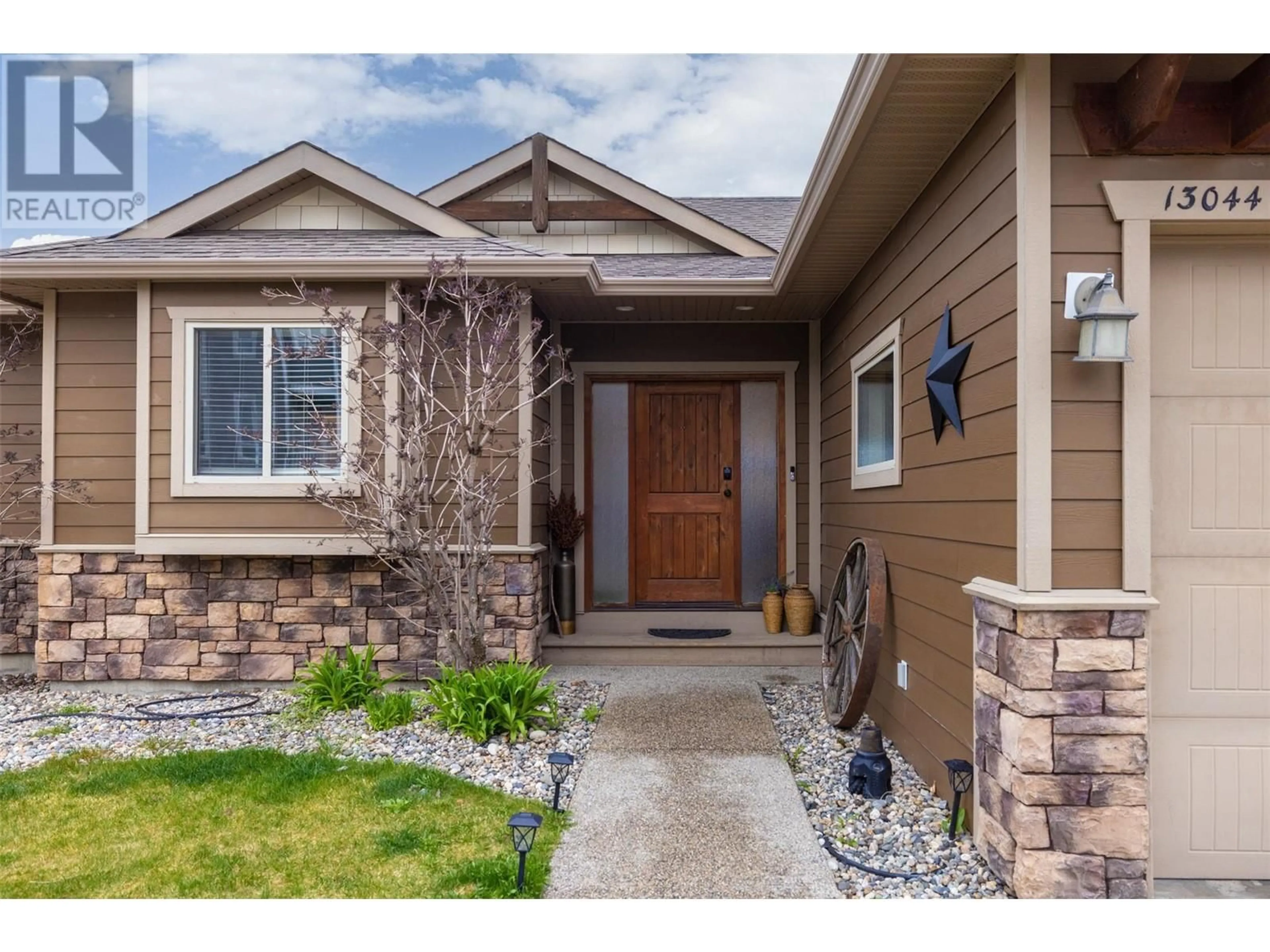 Home with vinyl exterior material, street for 13044 LAKE HILL DRIVE, Lake Country British Columbia V4V2P1