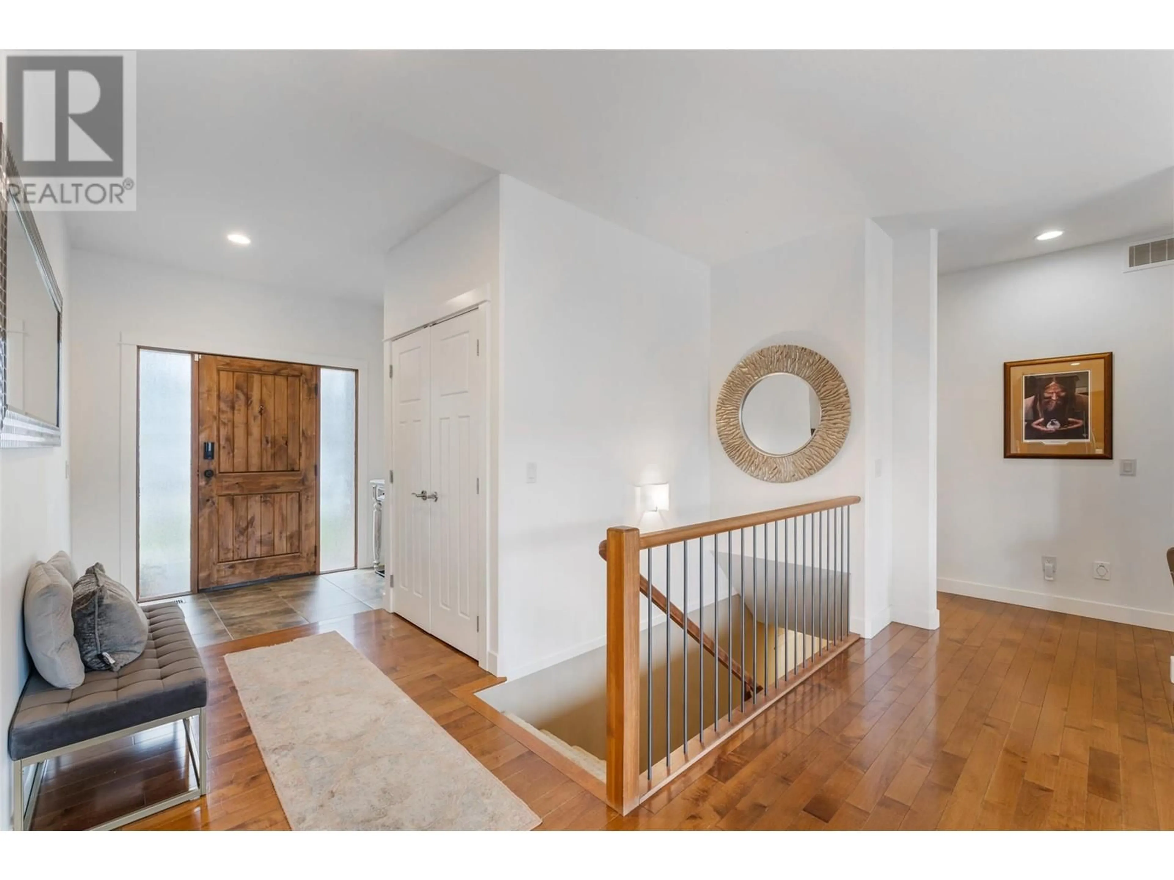 Indoor entryway for 13044 LAKE HILL DRIVE, Lake Country British Columbia V4V2P1