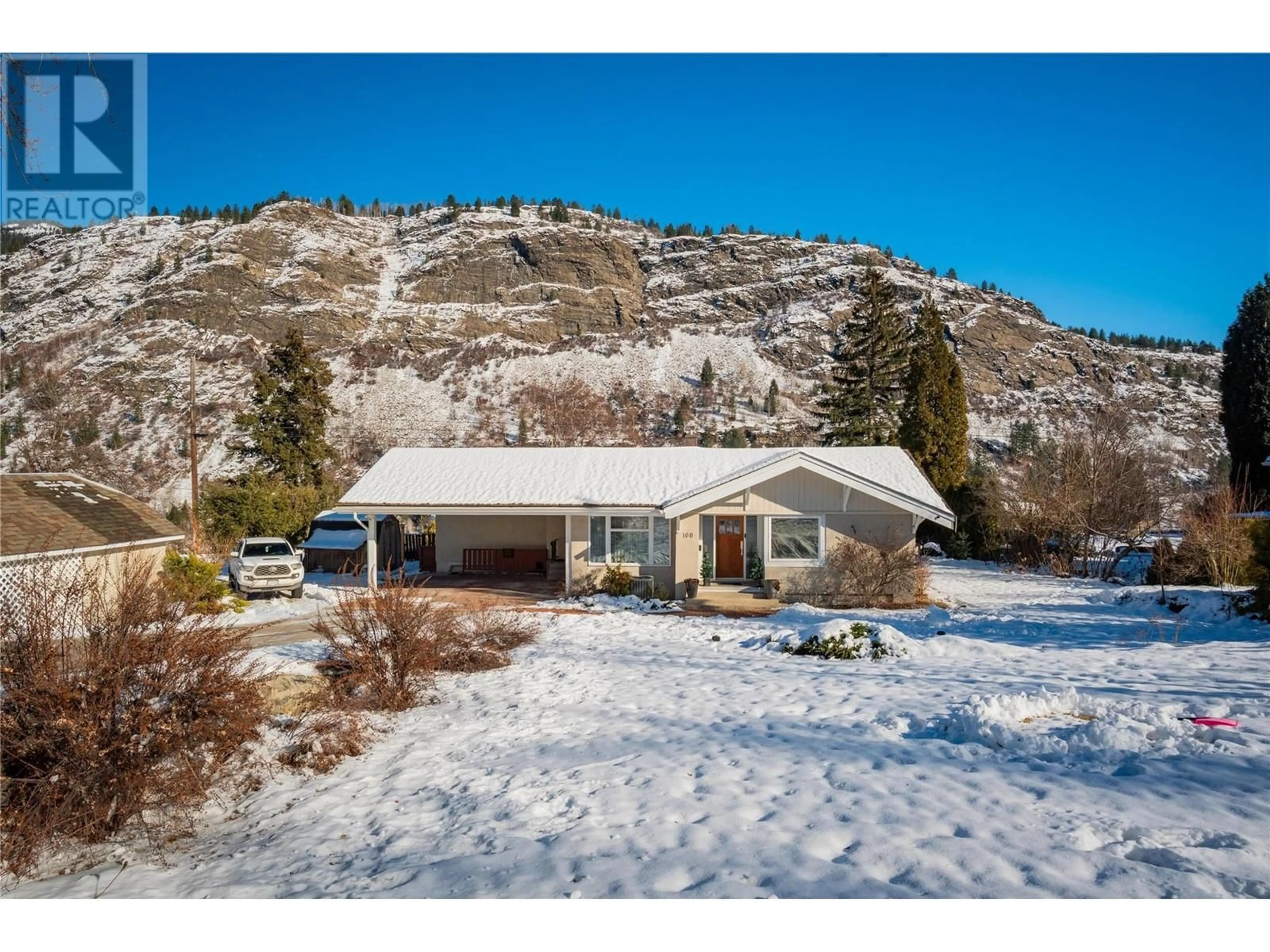 A pic from outside/outdoor area/front of a property/back of a property/a pic from drone, mountain view for 108 Ritchie Avenue, Trail British Columbia V1R1G9