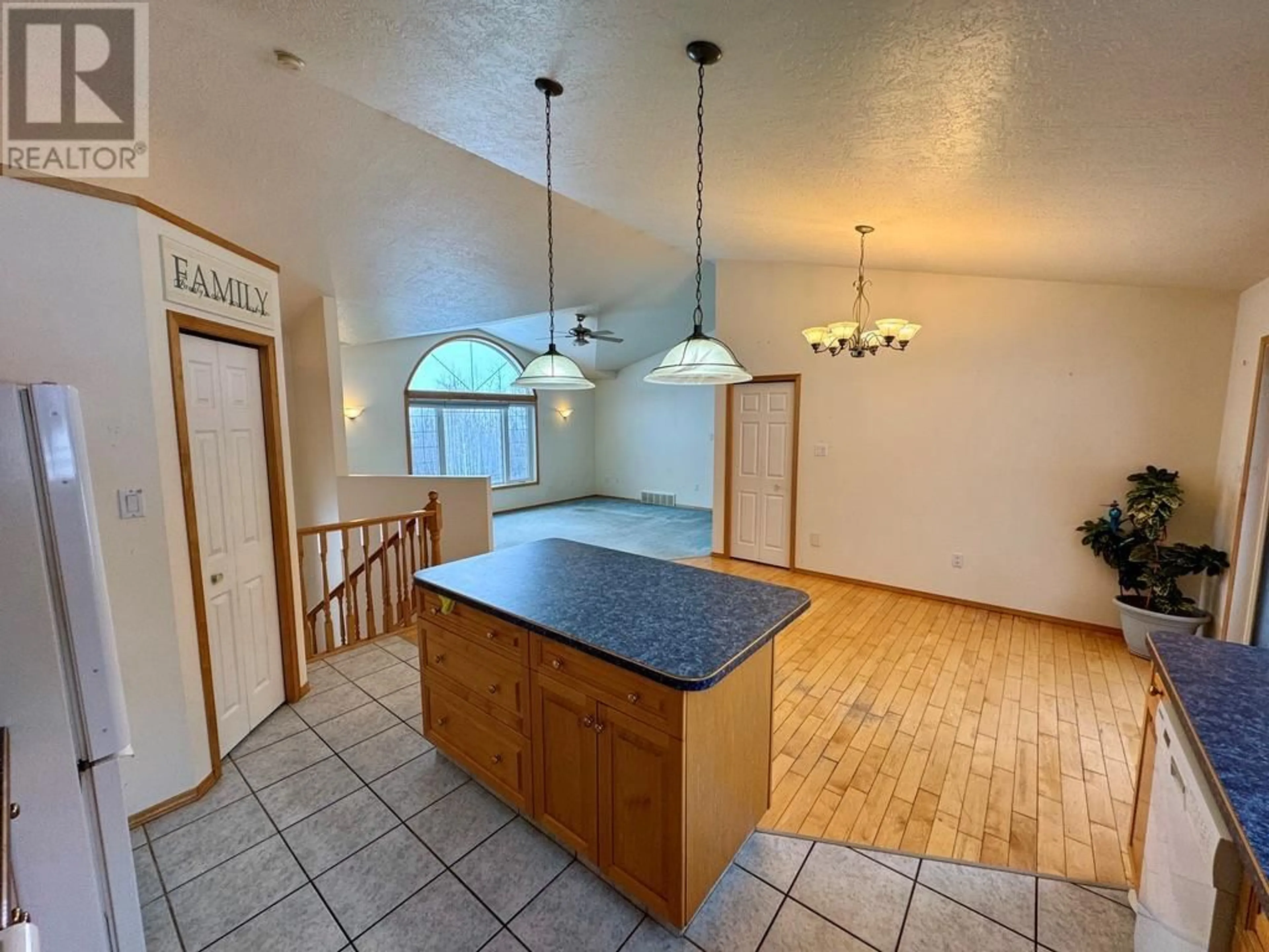 Open concept kitchen, unknown for 203 Briar Meadows Subdivision, Dawson Creek British Columbia V1G4E8