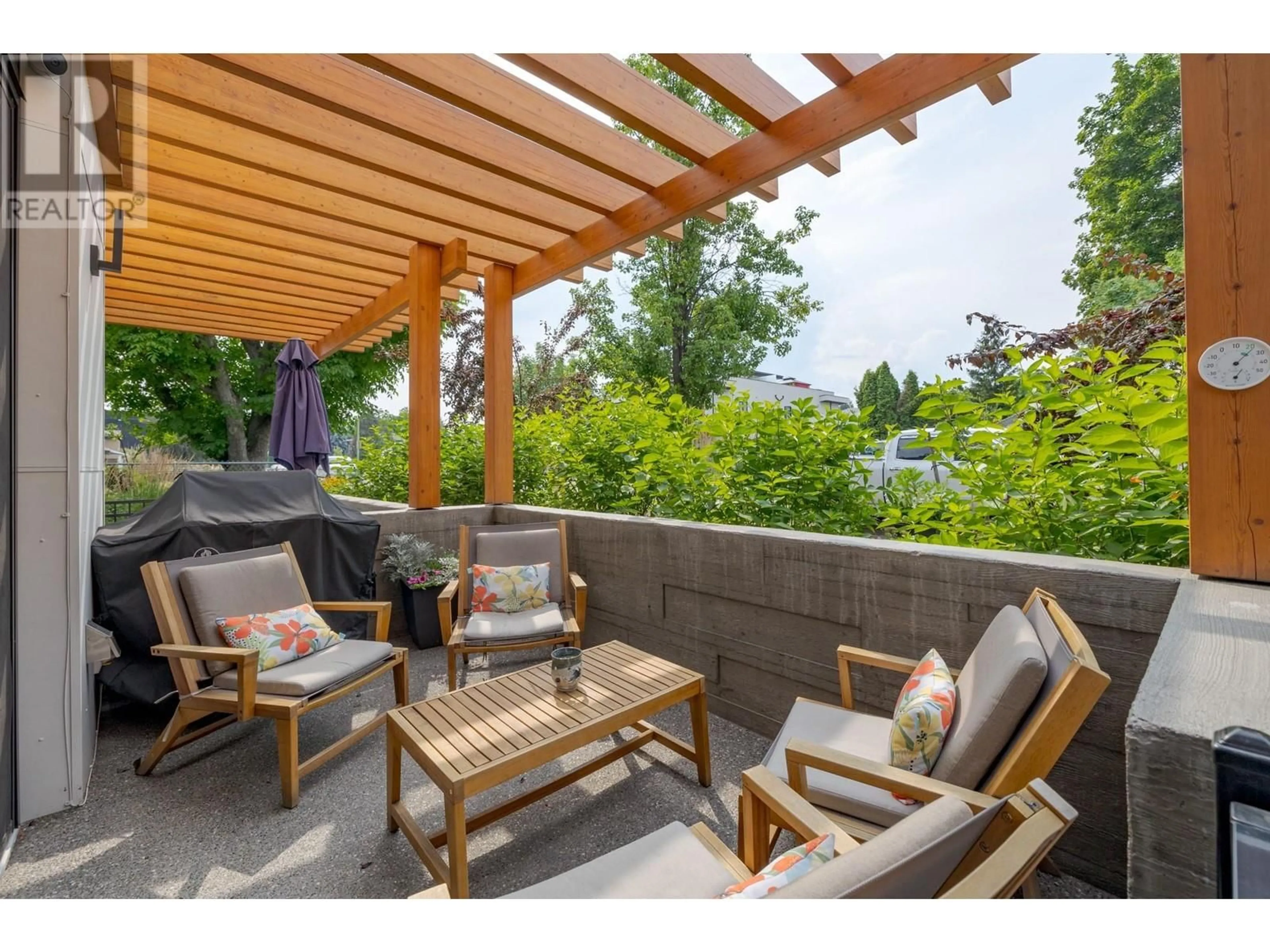 Patio, street for 794 Martin Avenue Unit# 1, Kelowna British Columbia V1Y6V3