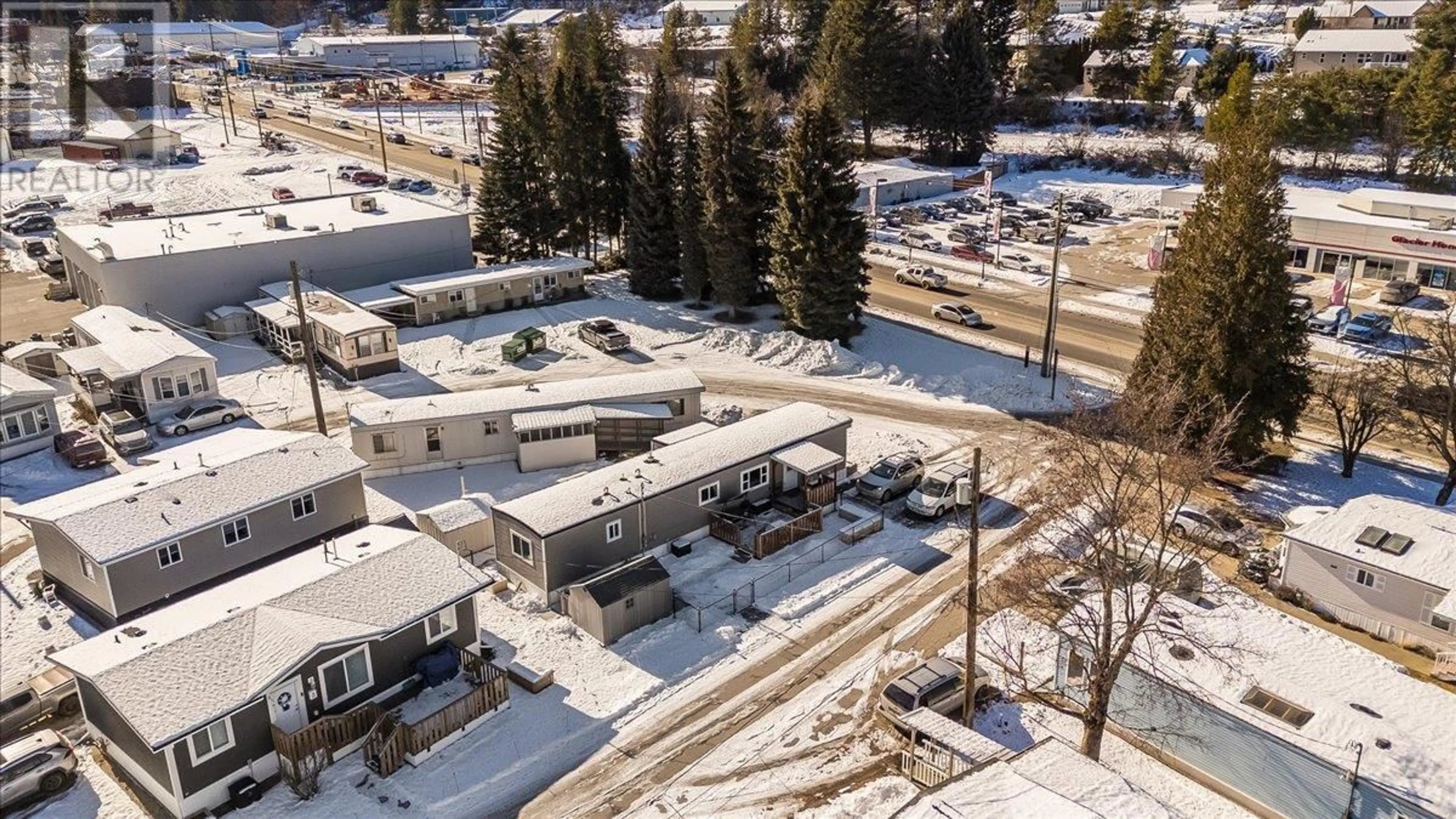 A pic from outside/outdoor area/front of a property/back of a property/a pic from drone, mountain view for 1601 COLUMBIA Avenue Unit# 21, Castlegar British Columbia V1N1J1