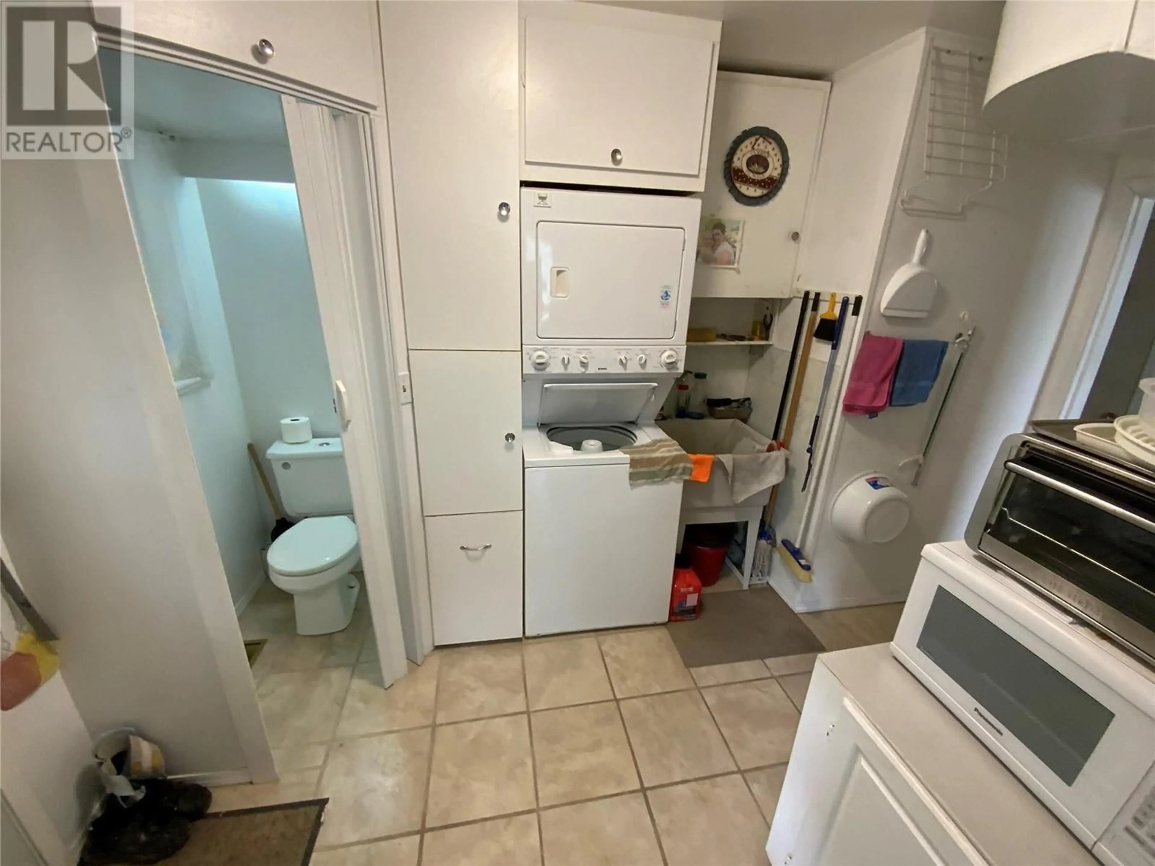 Standard kitchen, unknown for 449 CONKLIN AVENUE, Penticton British Columbia V2A2T3