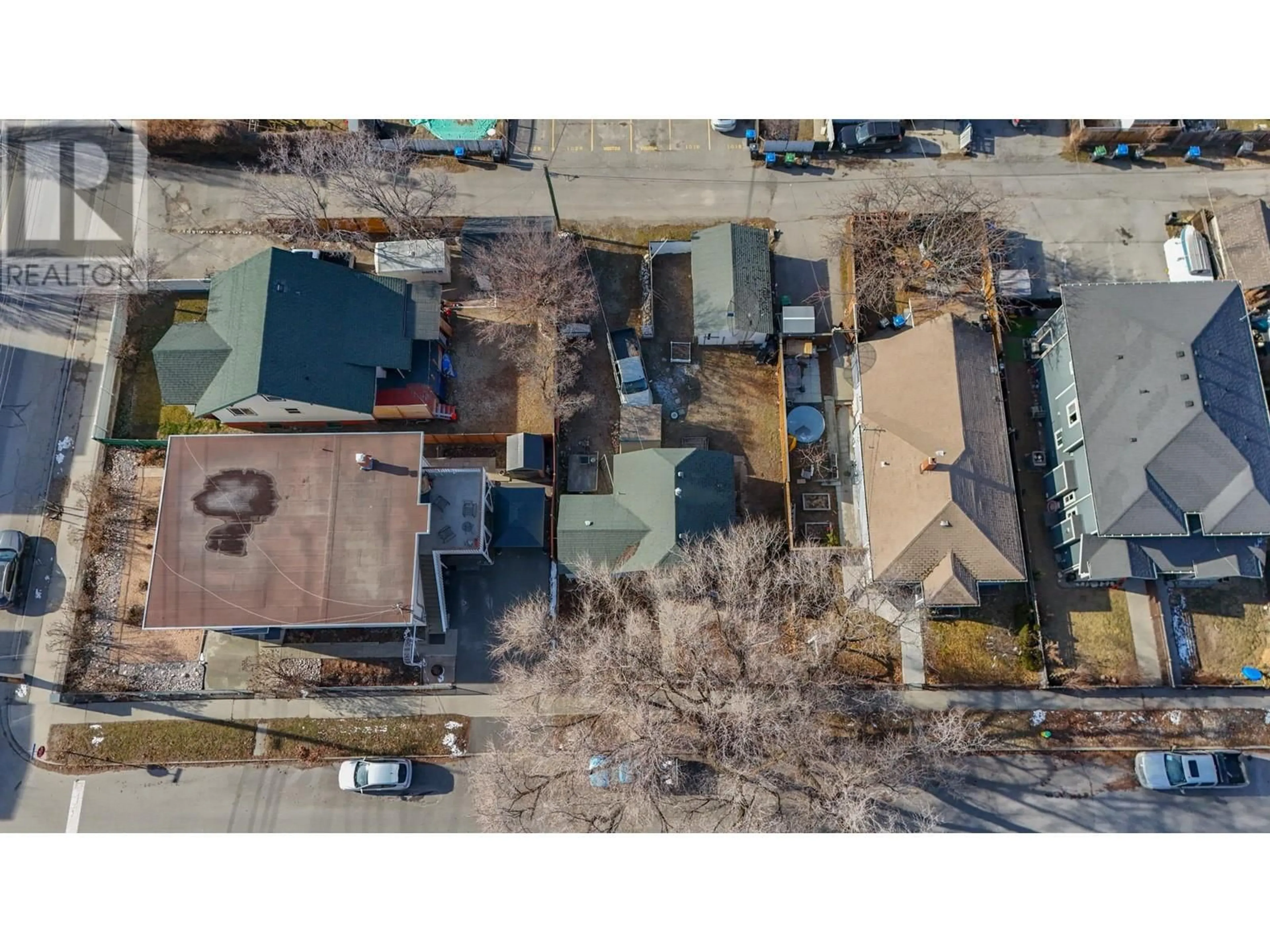 A pic from outside/outdoor area/front of a property/back of a property/a pic from drone, street for 677 PAPINEAU STREET, Penticton British Columbia V2A4X8