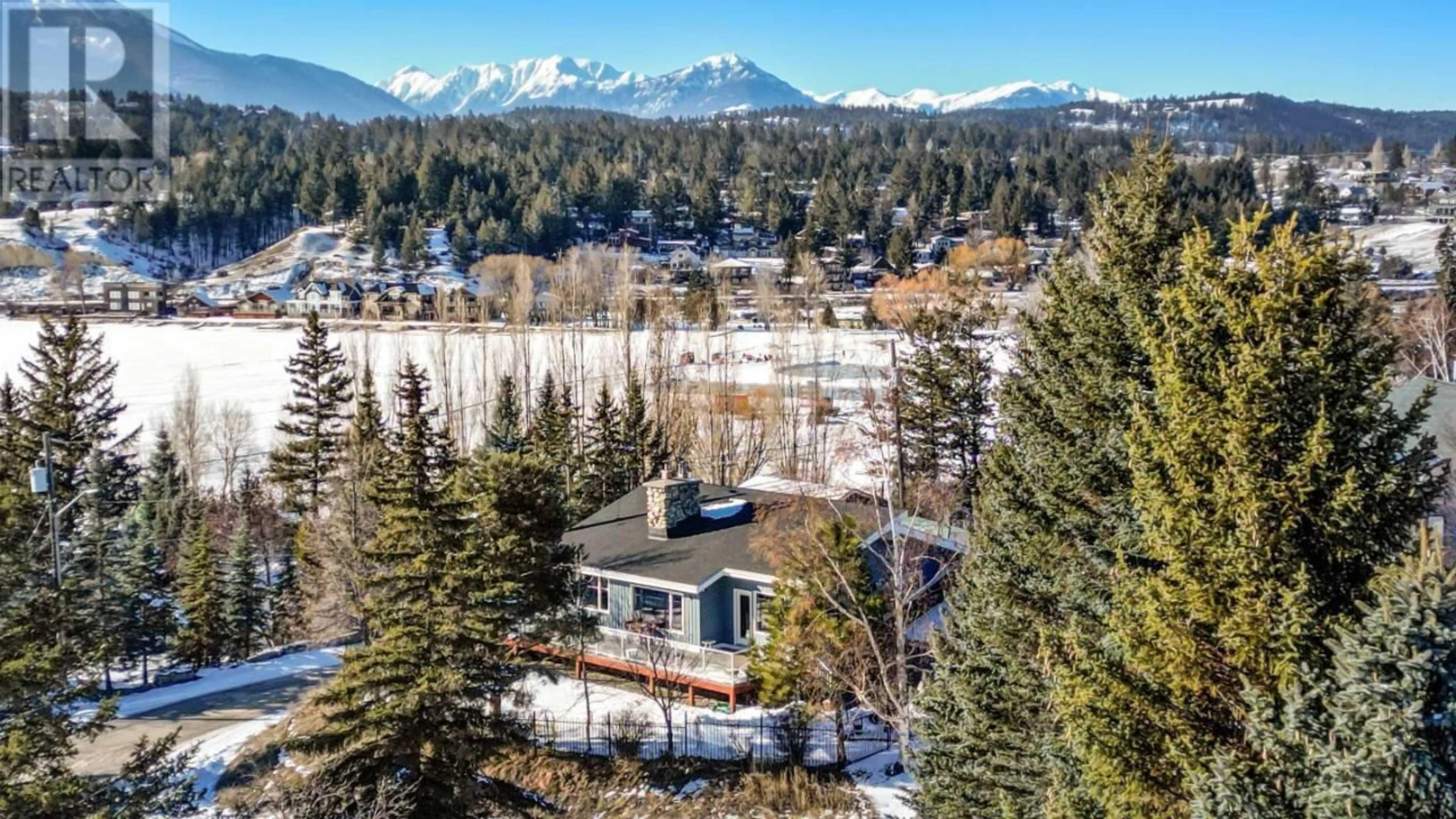 A pic from outside/outdoor area/front of a property/back of a property/a pic from drone, mountain view for 1751 FORT POINT Close, Invermere British Columbia V0A1K0