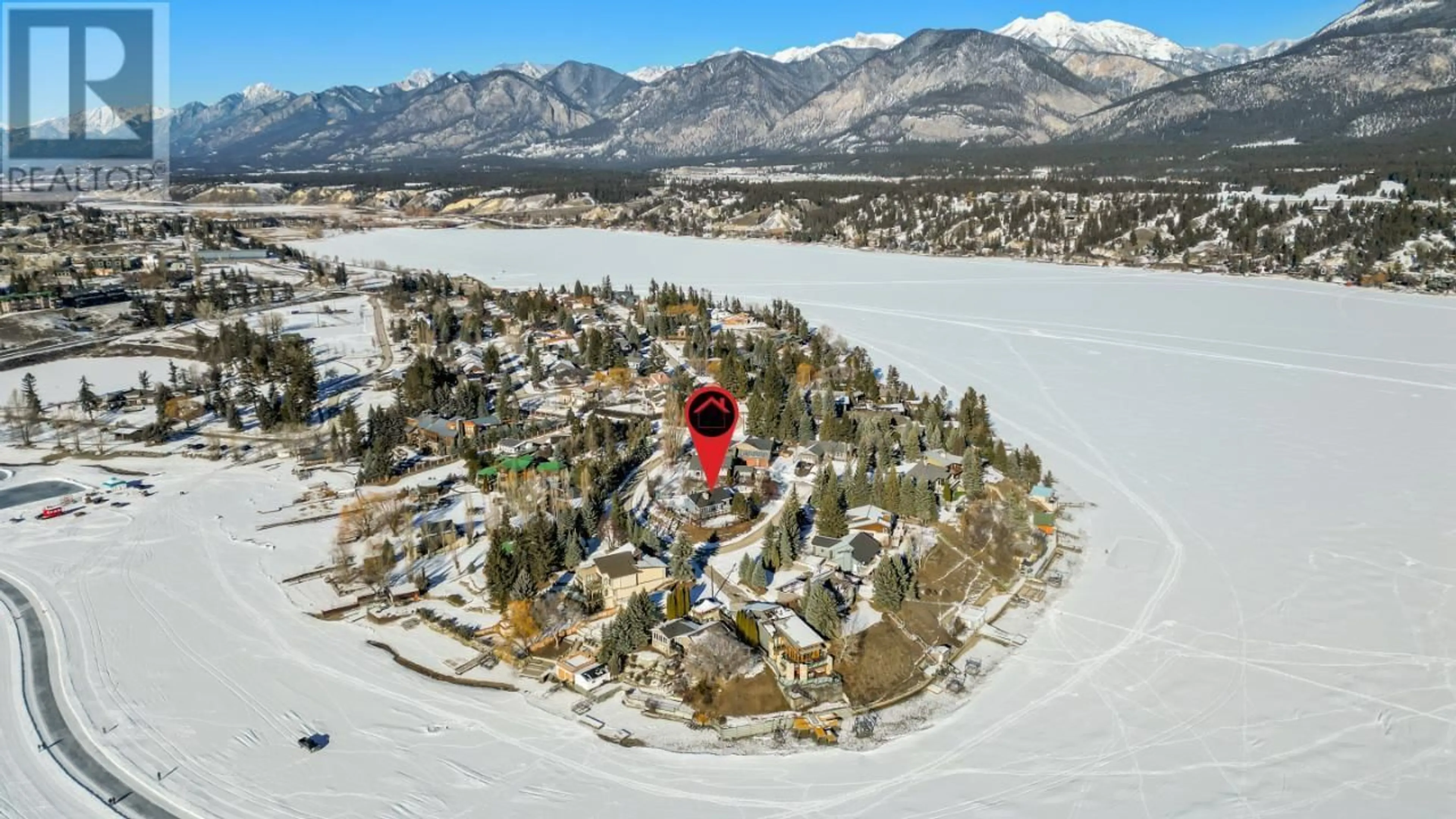 A pic from outside/outdoor area/front of a property/back of a property/a pic from drone, unknown for 1751 FORT POINT Close, Invermere British Columbia V0A1K0