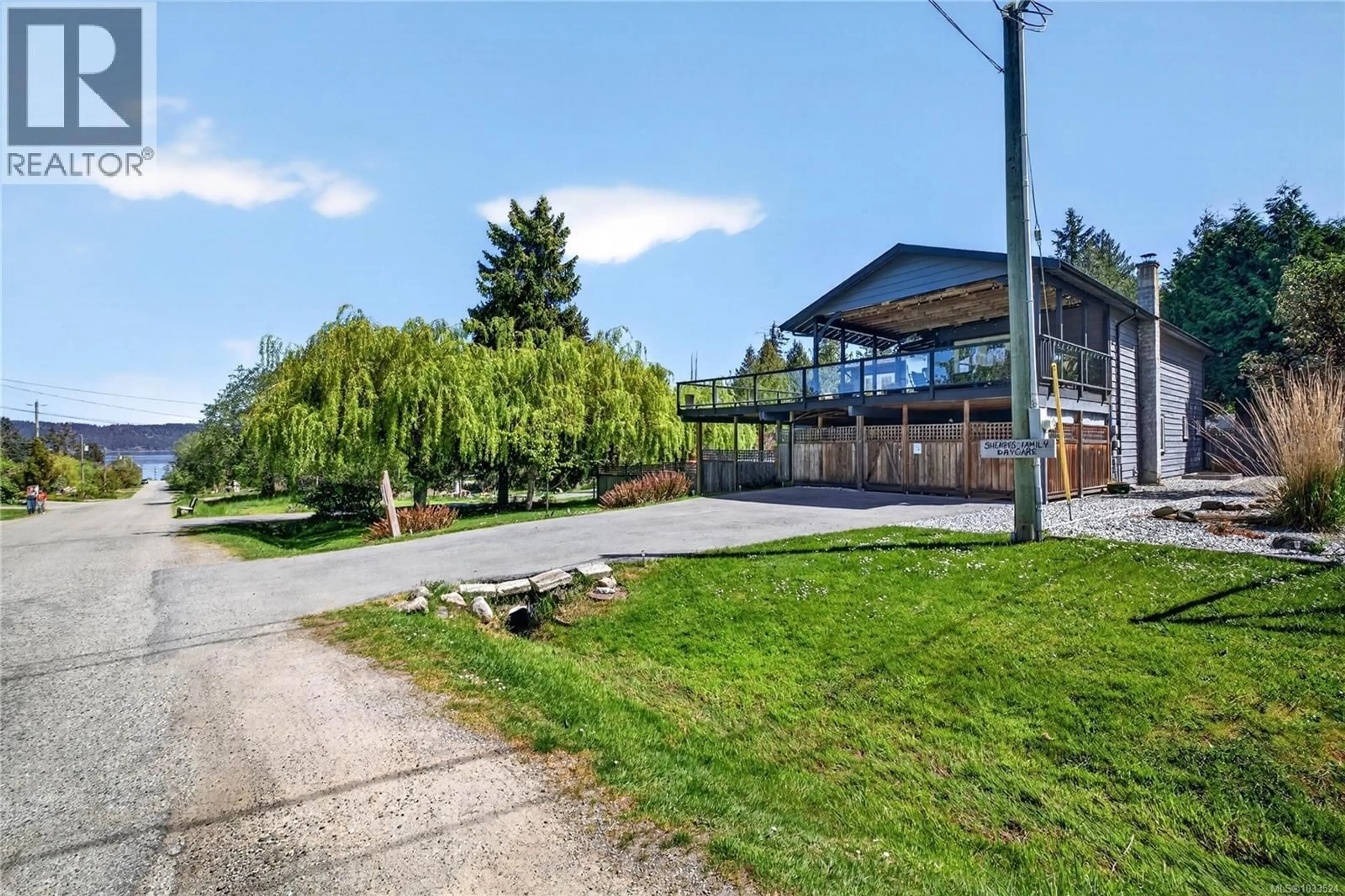 A pic from outside/outdoor area/front of a property/back of a property/a pic from drone, unknown for 215 MALIVIEW DRIVE, Salt Spring British Columbia V8K1R7