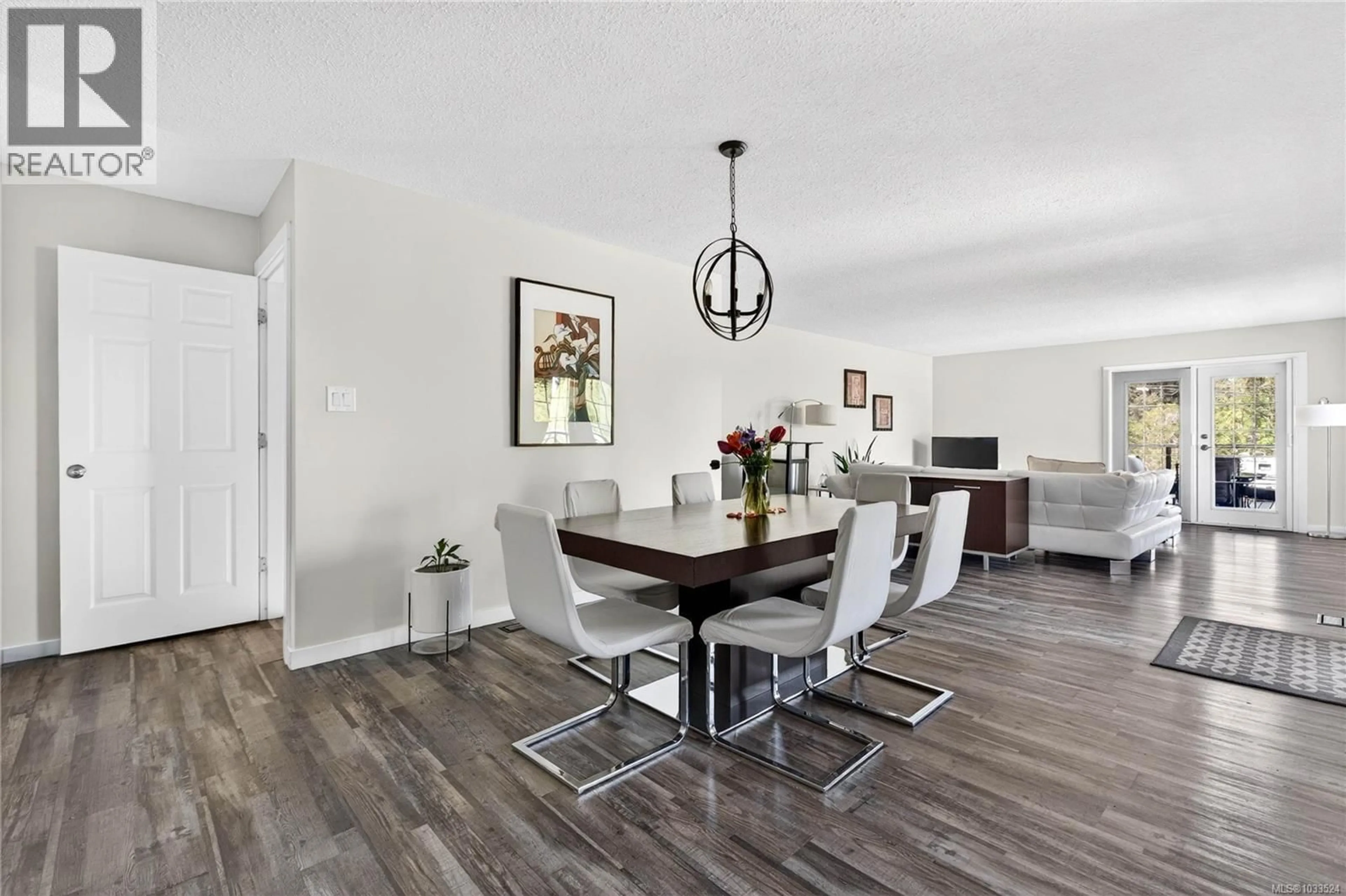 Dining room, wood/laminate floor for 215 MALIVIEW DRIVE, Salt Spring British Columbia V8K1R7