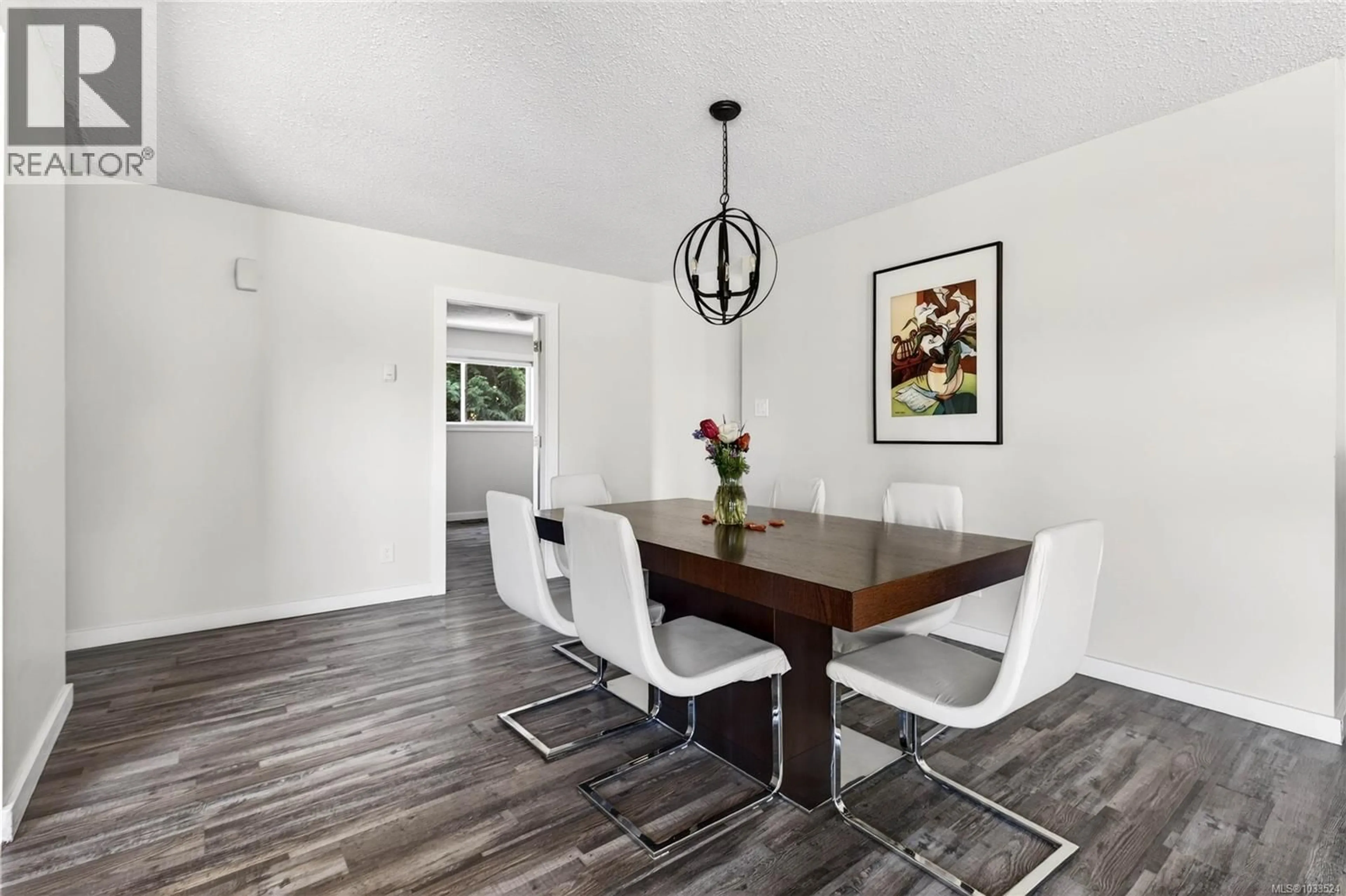 Dining room, wood/laminate floor for 215 MALIVIEW DRIVE, Salt Spring British Columbia V8K1R7