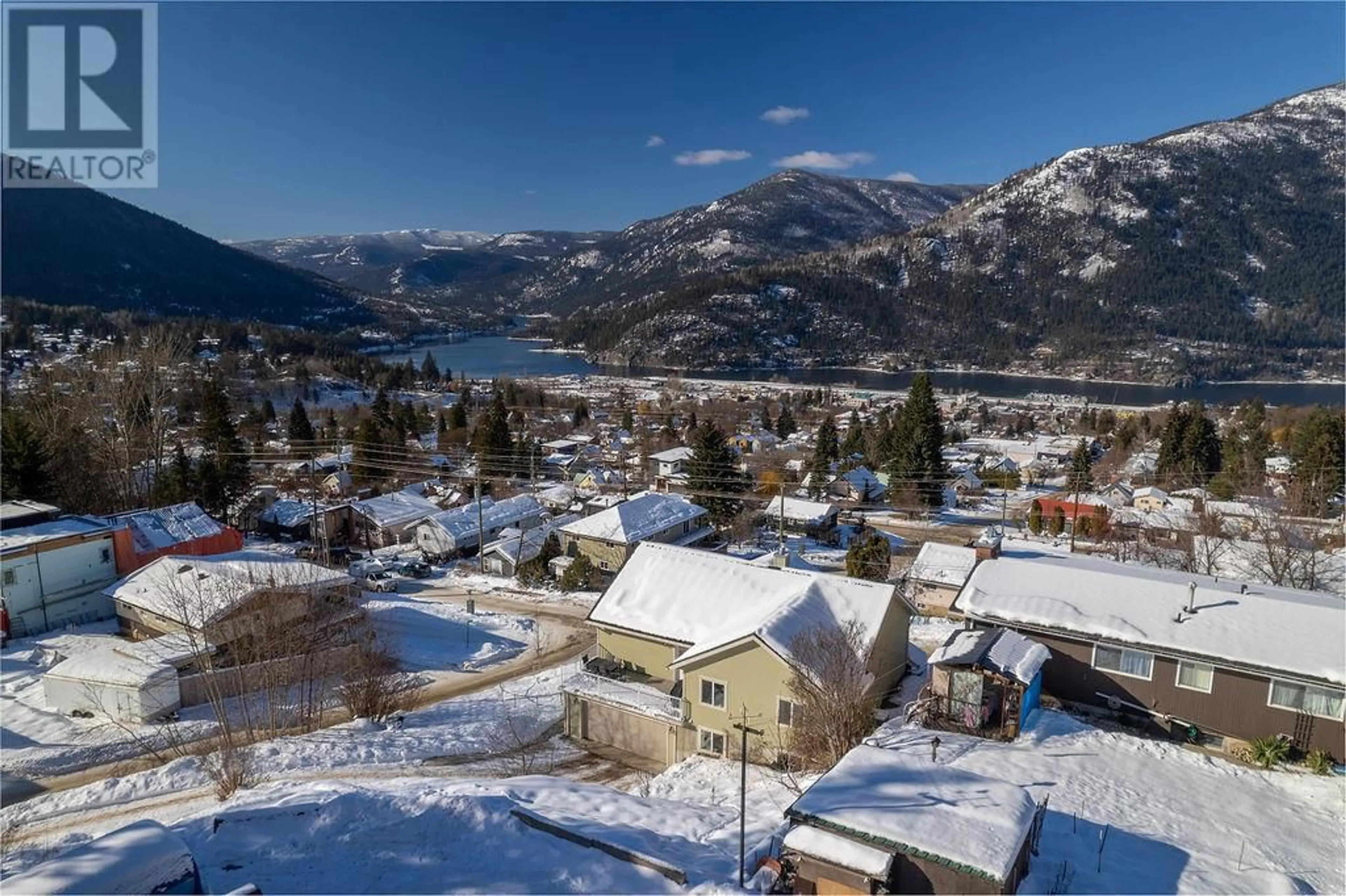 A pic from outside/outdoor area/front of a property/back of a property/a pic from drone, water/lake/river/ocean view for 702 Richards Street, Nelson British Columbia V1L5K6