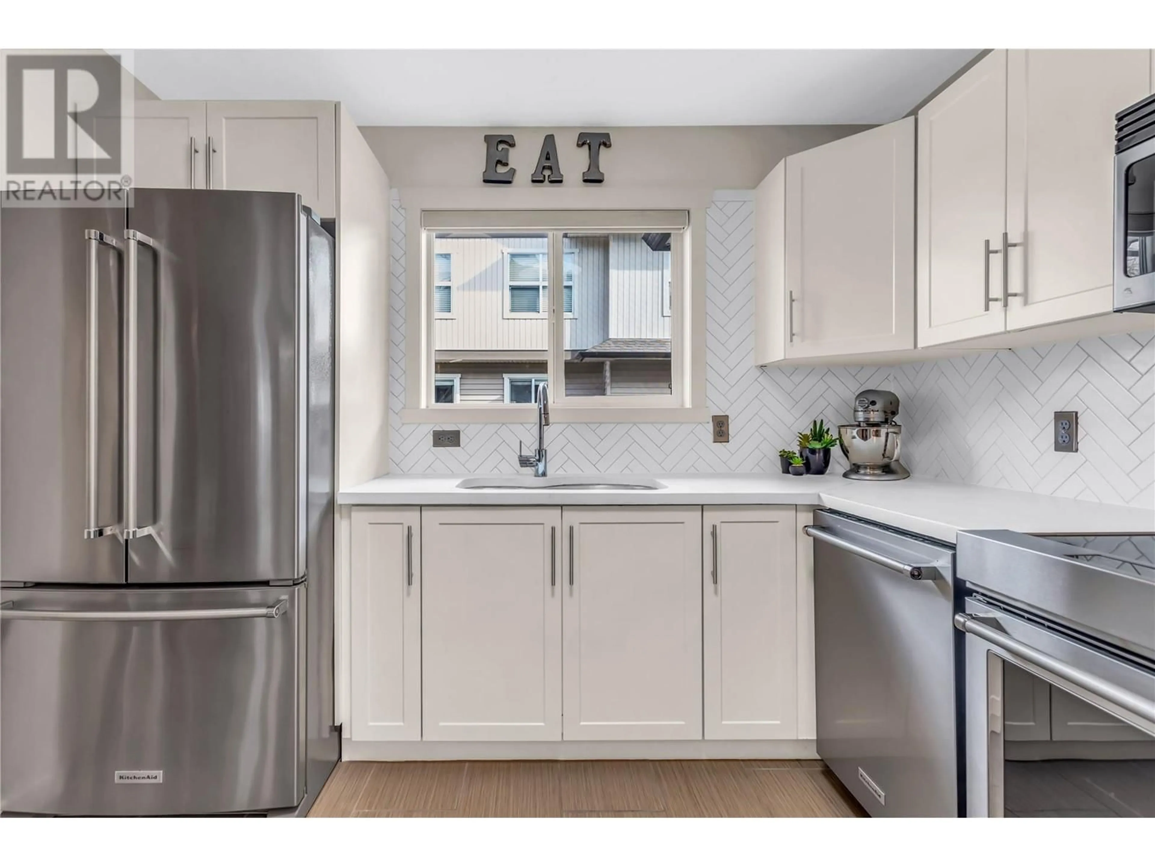 Standard kitchen, unknown for 122 - 1355 FINDLAY ROAD, Kelowna British Columbia V1X8B8