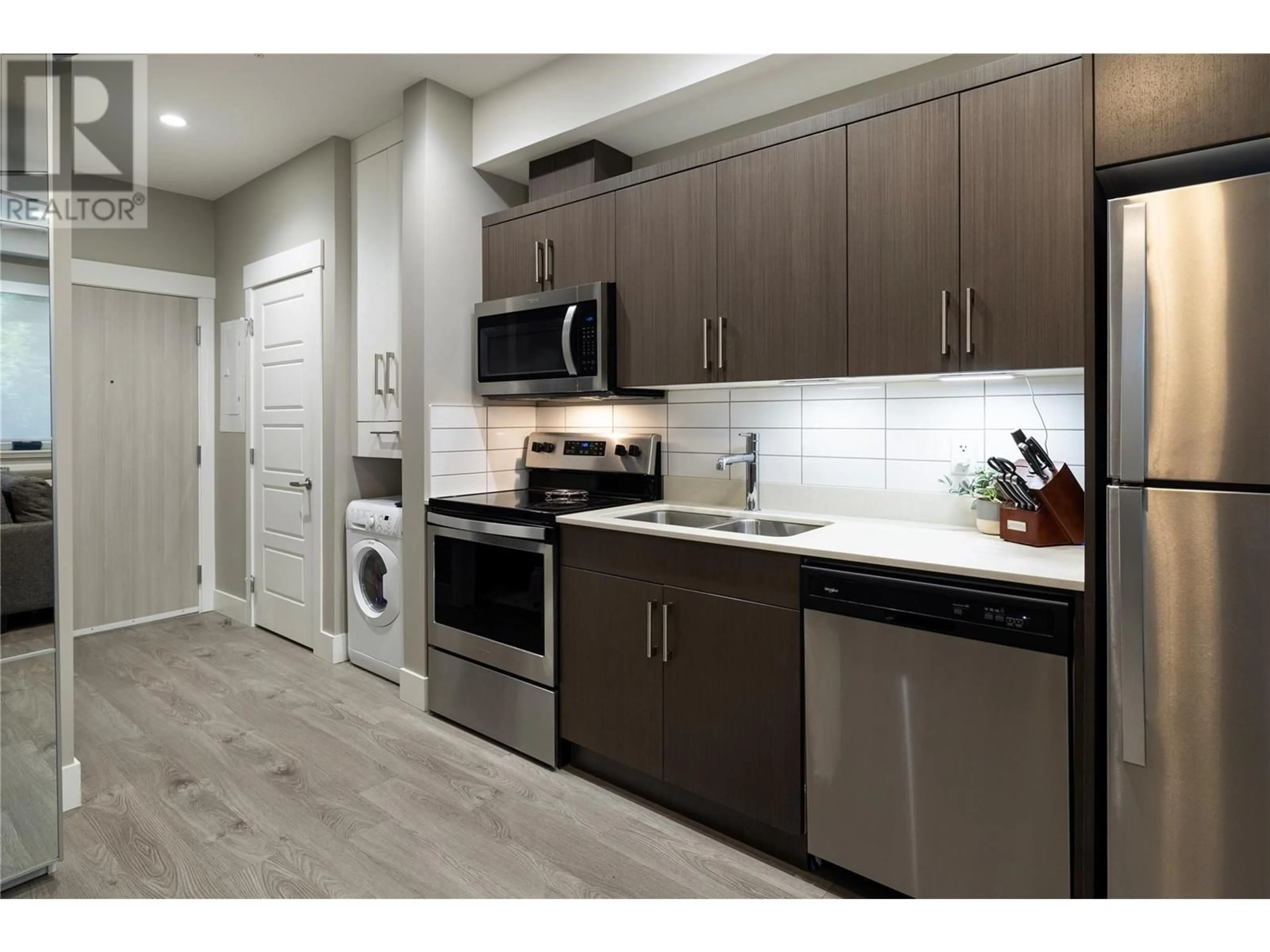 Unknown for 318 - 925 LEON AVENUE, Kelowna British Columbia V1Y0E5