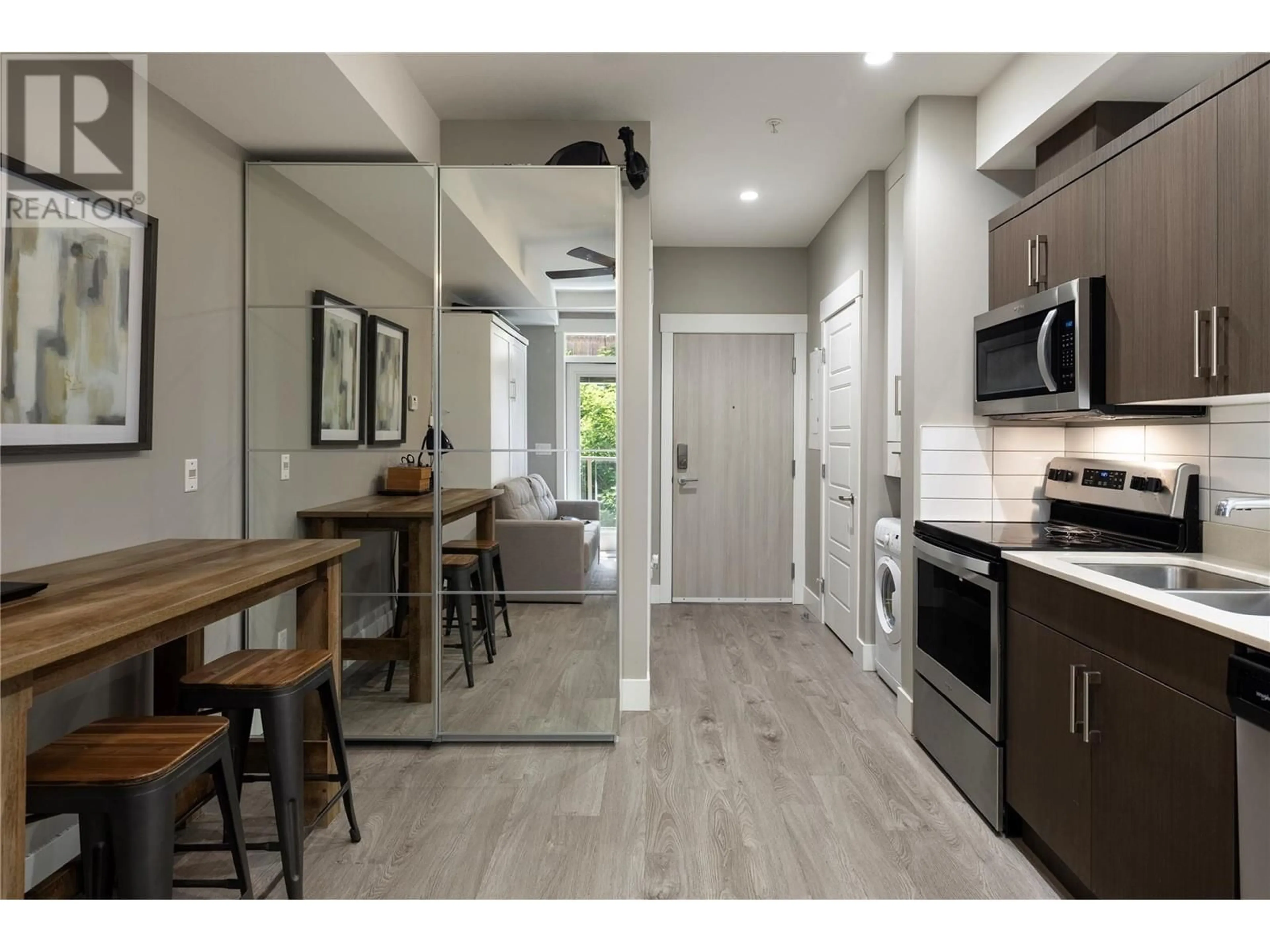 Open concept kitchen, unknown for 318 - 925 LEON AVENUE, Kelowna British Columbia V1Y0E5