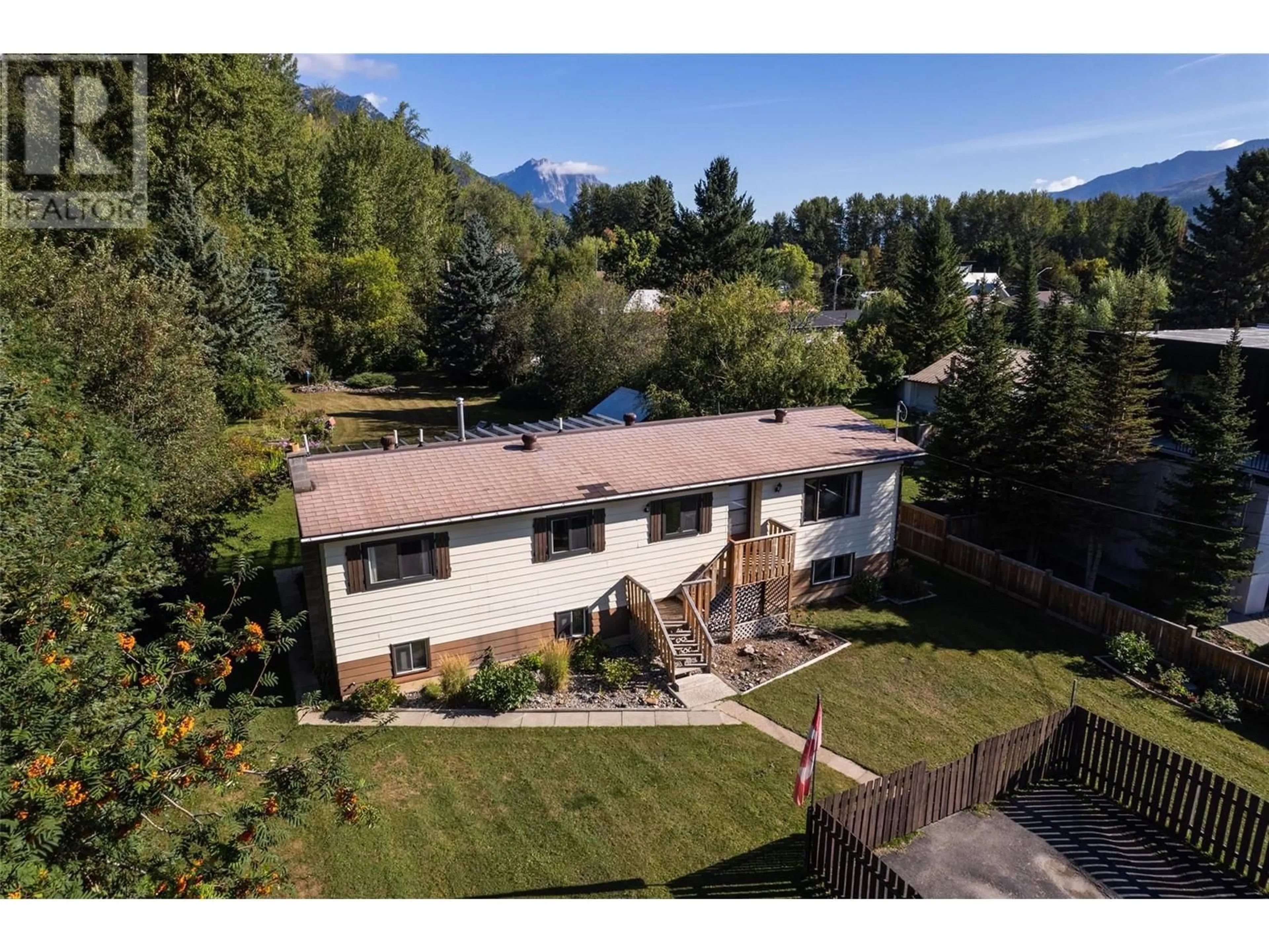 A pic from outside/outdoor area/front of a property/back of a property/a pic from drone, mountain view for 1269 COLCLOUGH Avenue, Fernie British Columbia V0B1M1