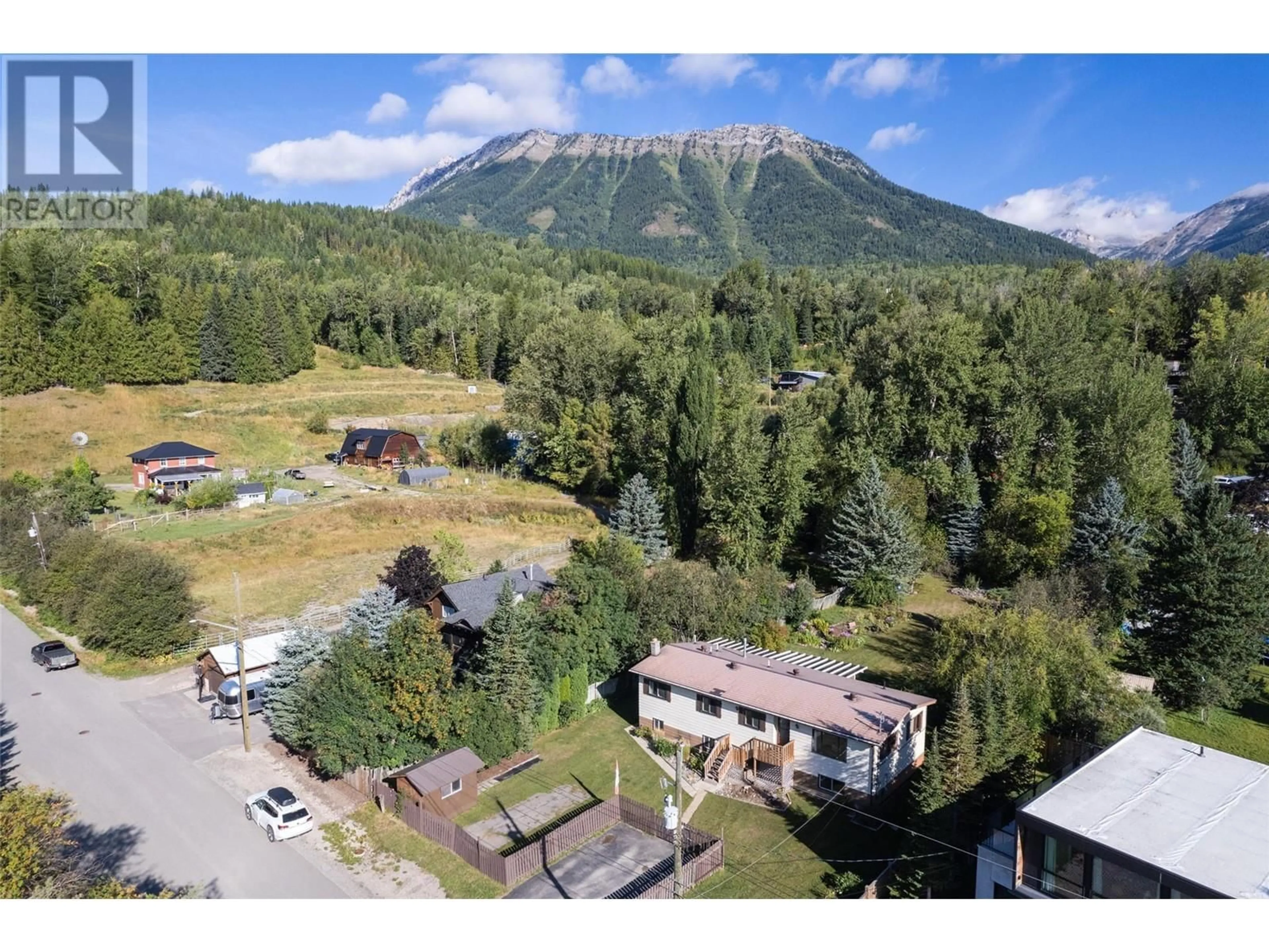 A pic from outside/outdoor area/front of a property/back of a property/a pic from drone, mountain view for 1269 COLCLOUGH Avenue, Fernie British Columbia V0B1M1