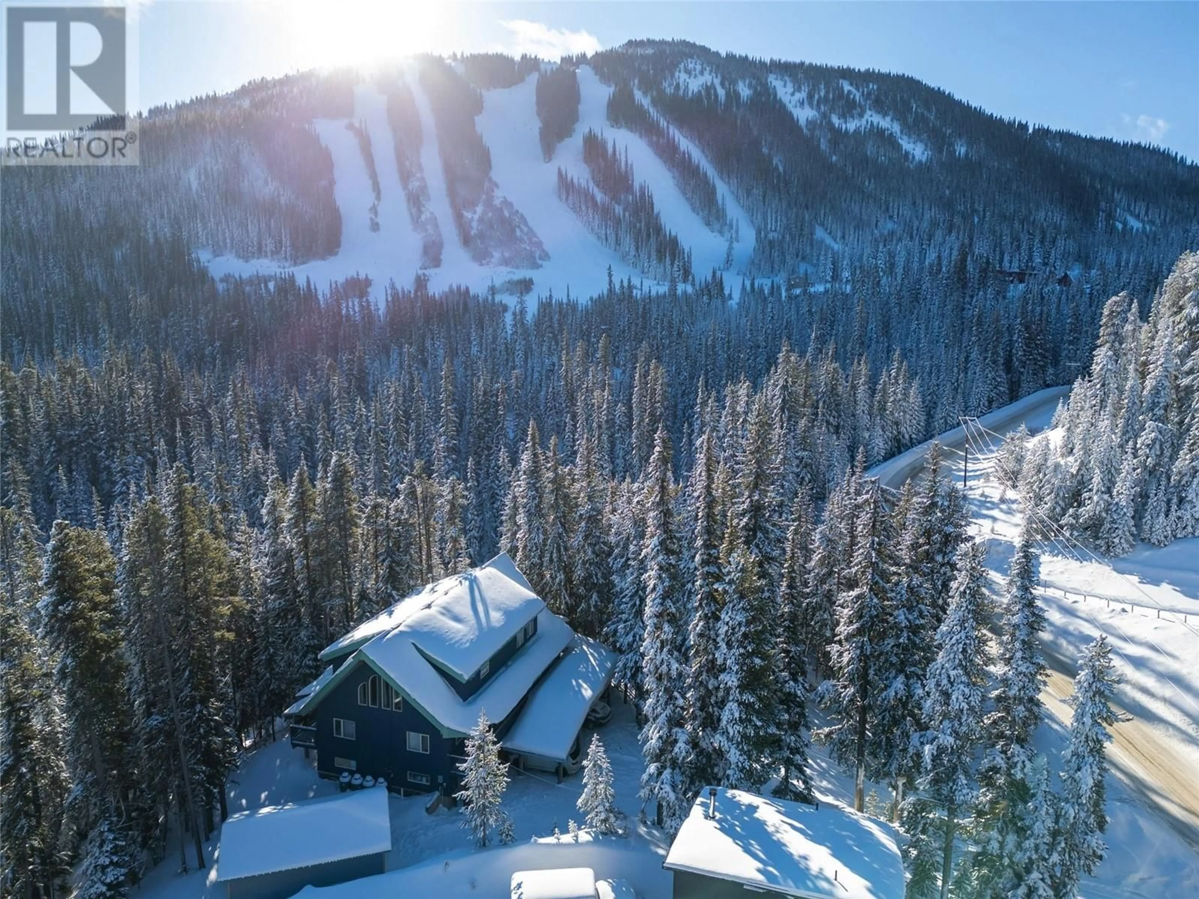 A pic from outside/outdoor area/front of a property/back of a property/a pic from drone, mountain view for 1417 Apex Mountain Road, Apex Mountain British Columbia V0X1N6