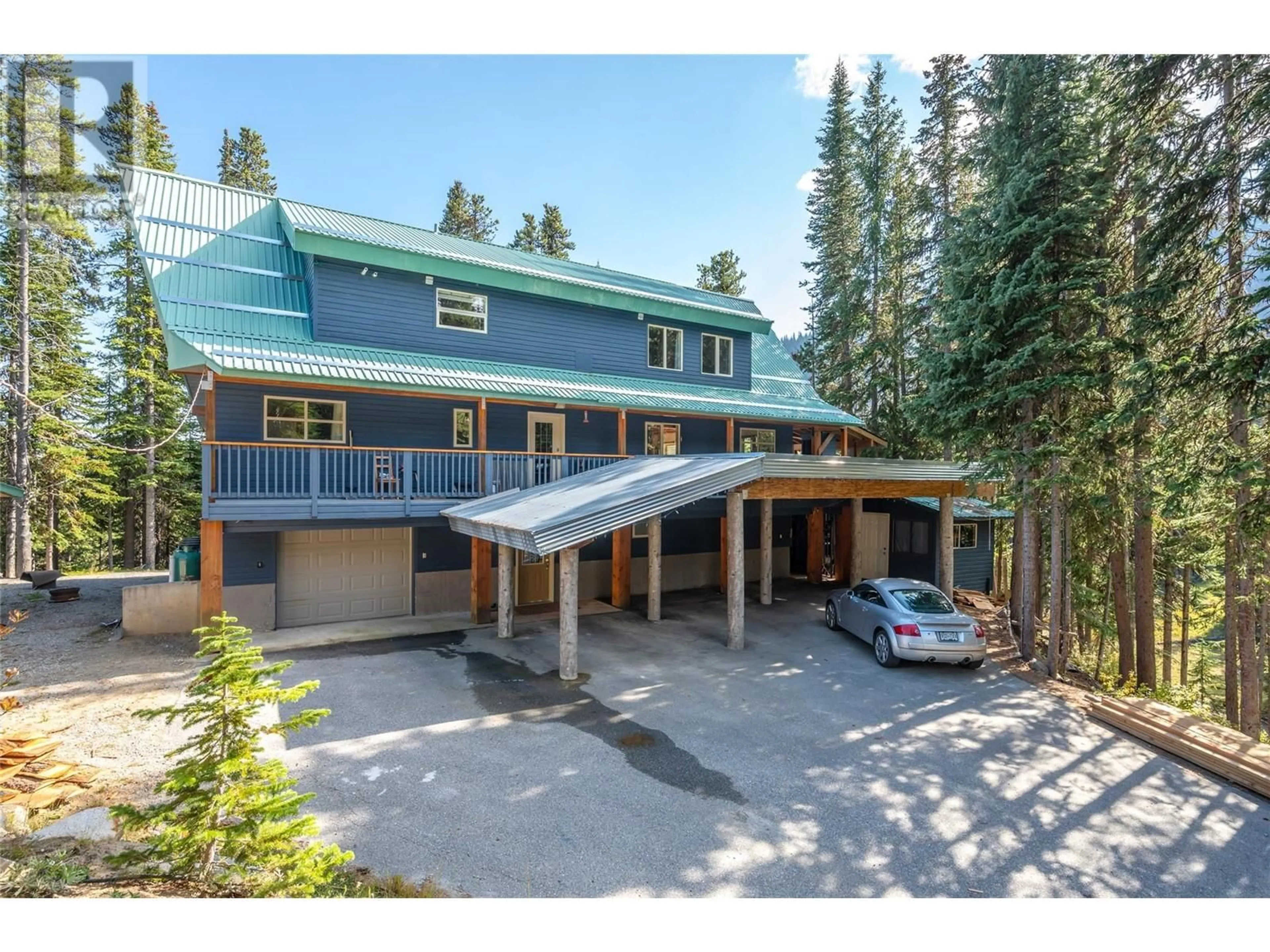 A pic from outside/outdoor area/front of a property/back of a property/a pic from drone, unknown for 1417 Apex Mountain Road, Apex Mountain British Columbia V0X1N6