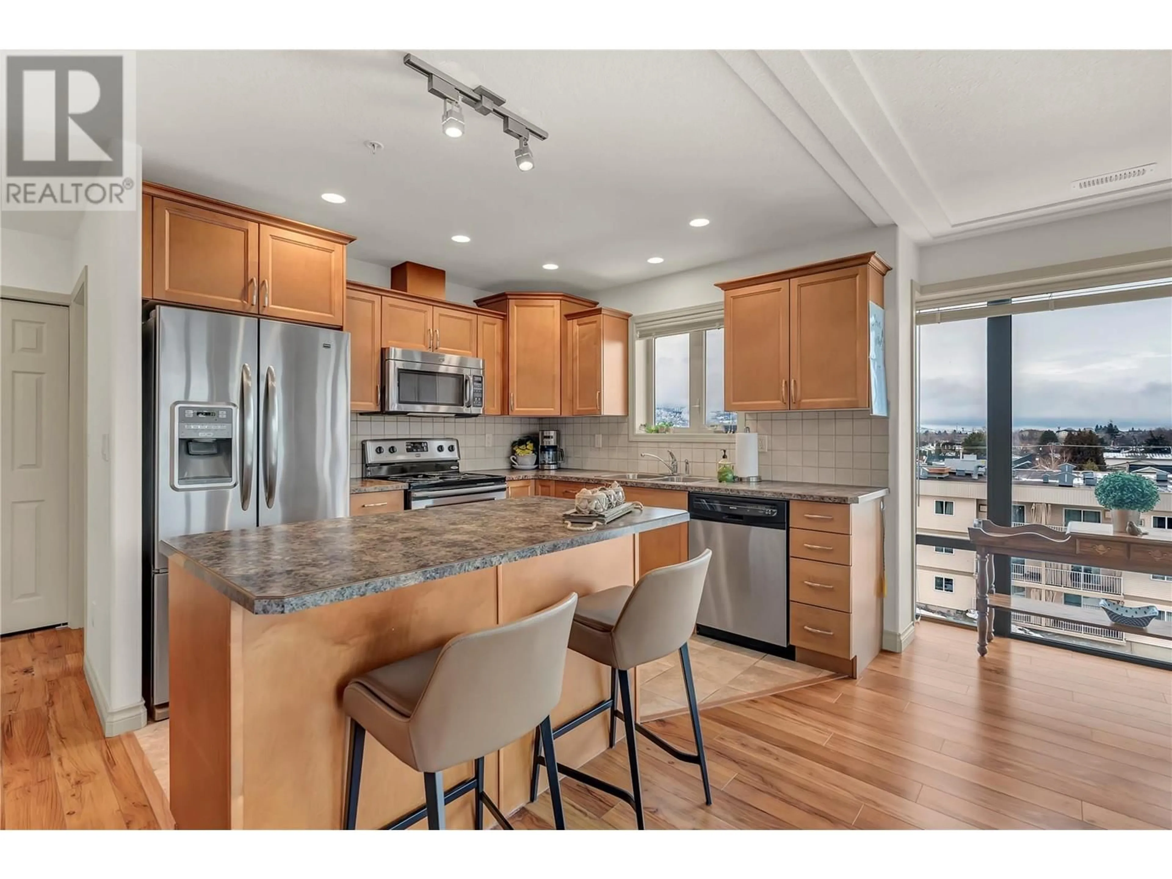 Open concept kitchen, unknown for 506 - 2113 ATKINSON STREET, Penticton British Columbia V2A8R5