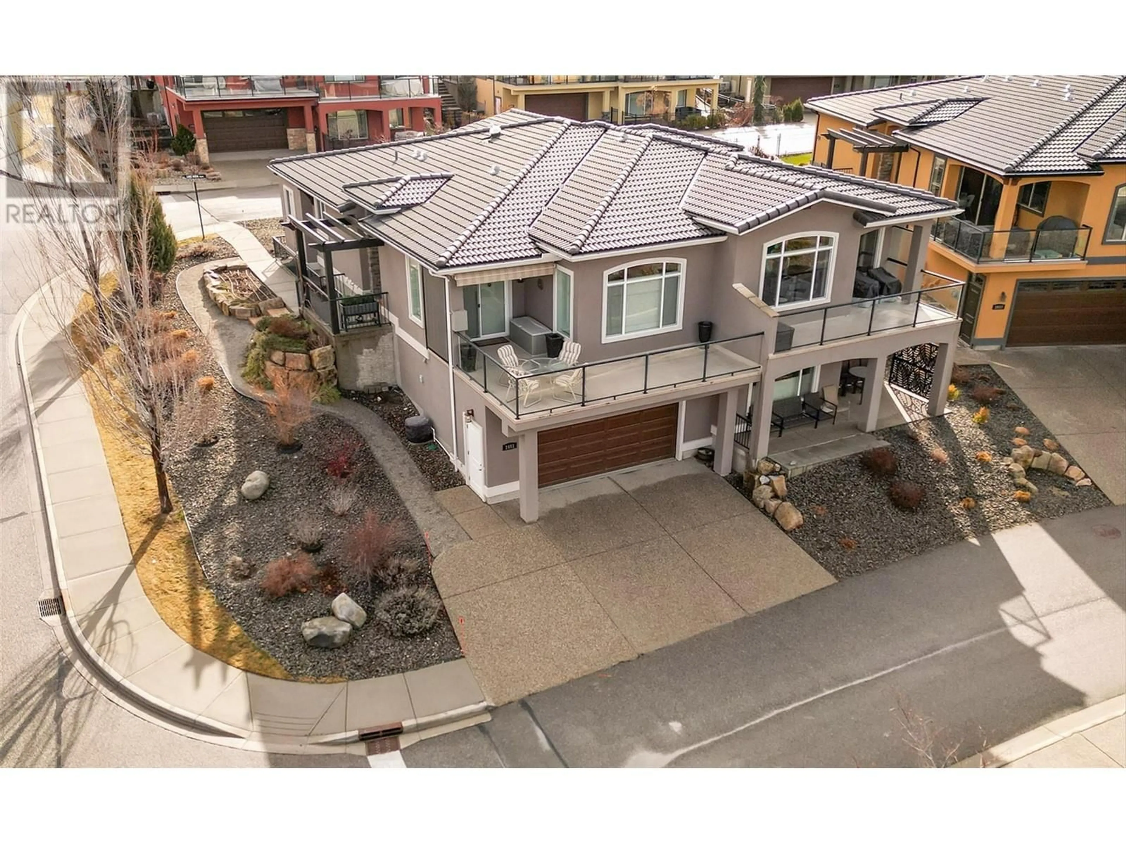 A pic from outside/outdoor area/front of a property/back of a property/a pic from drone, street for 1601 Beach View Lane, Kelowna British Columbia V1Z4E1