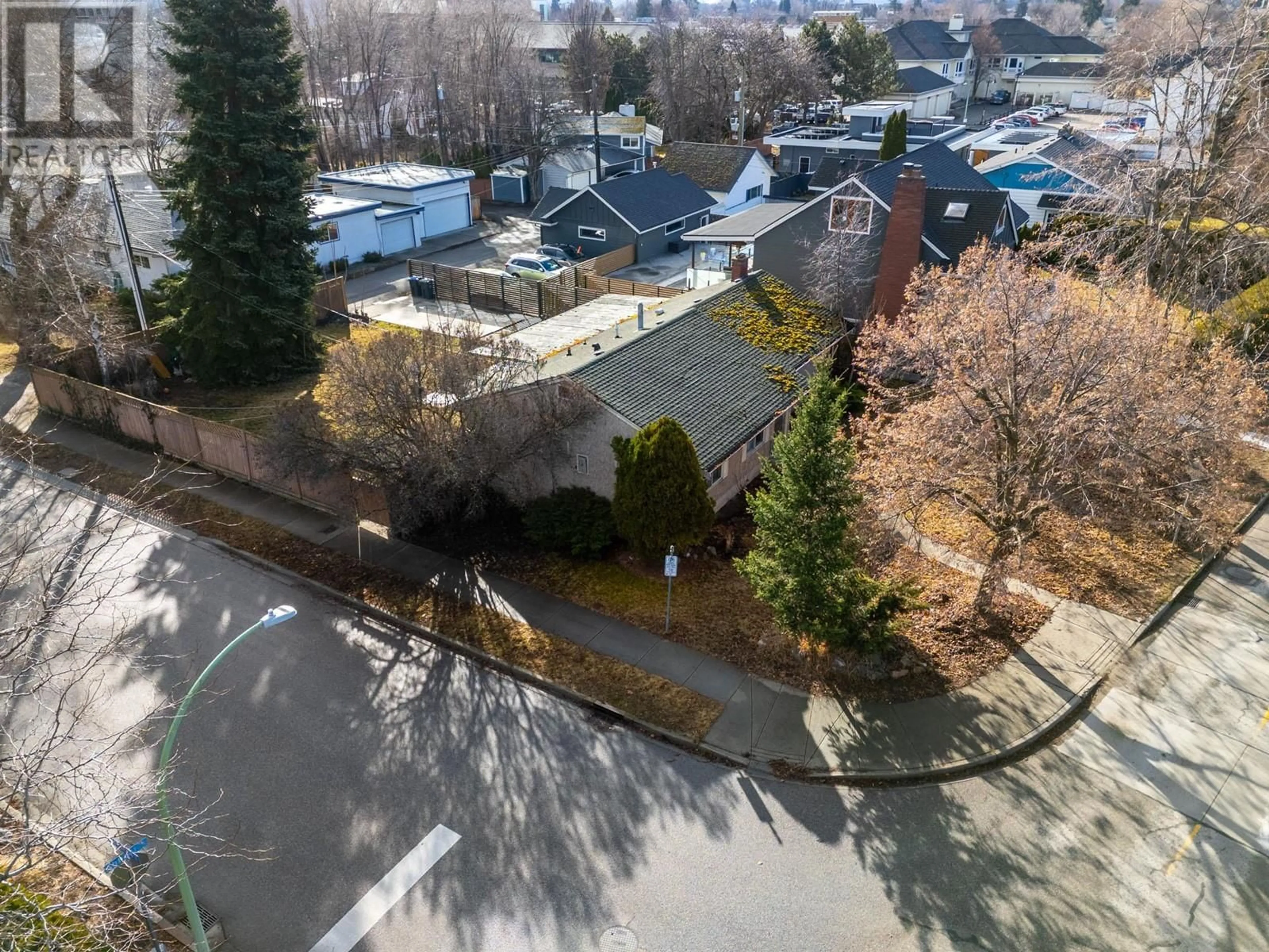 A pic from outside/outdoor area/front of a property/back of a property/a pic from drone, city buildings view from balcony for 2165 ABBOTT STREET, Kelowna British Columbia V1Y1C9