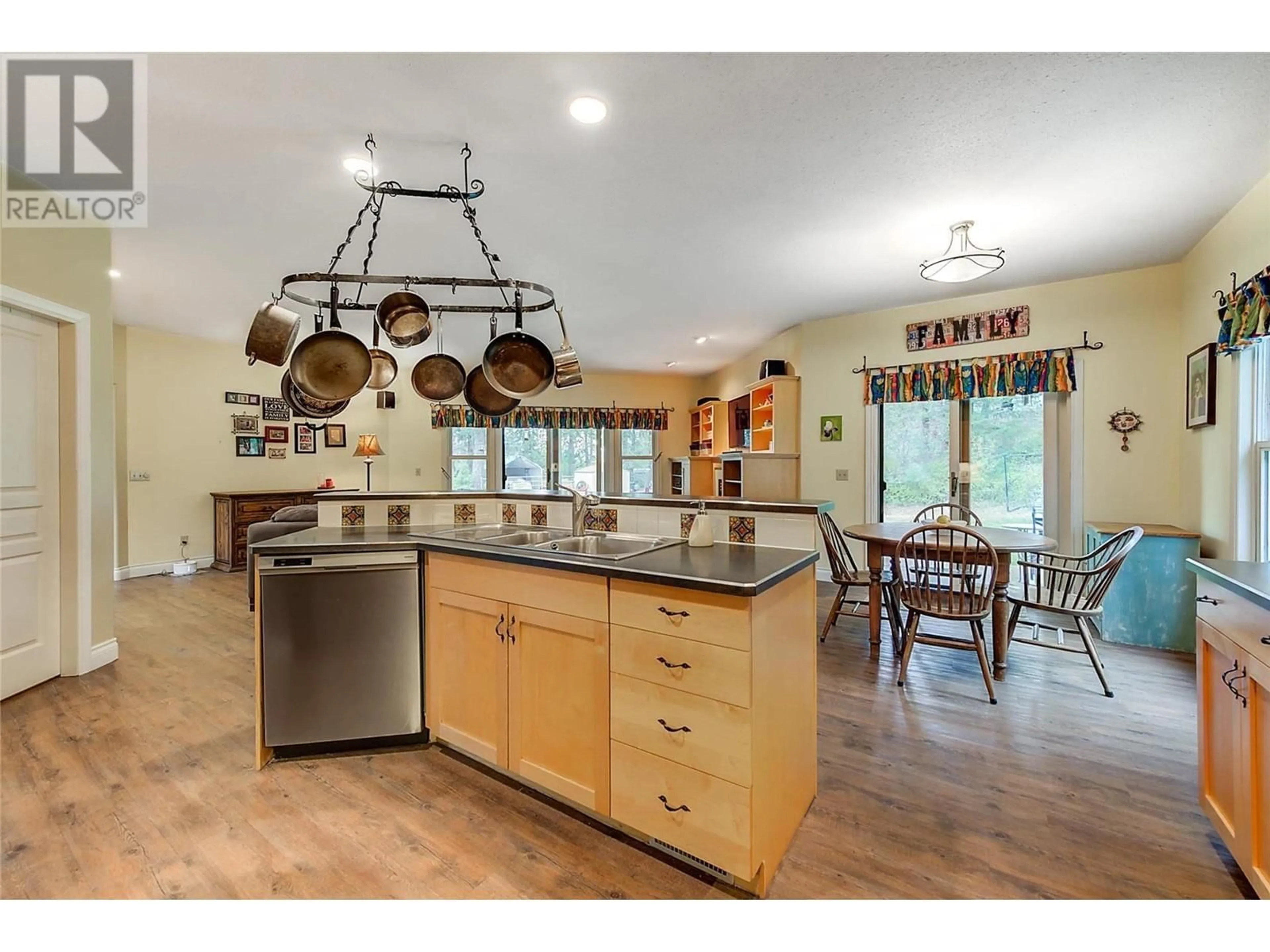 Open concept kitchen, unknown for 3605 Luxmoore Road, Kelowna British Columbia V1W4C7