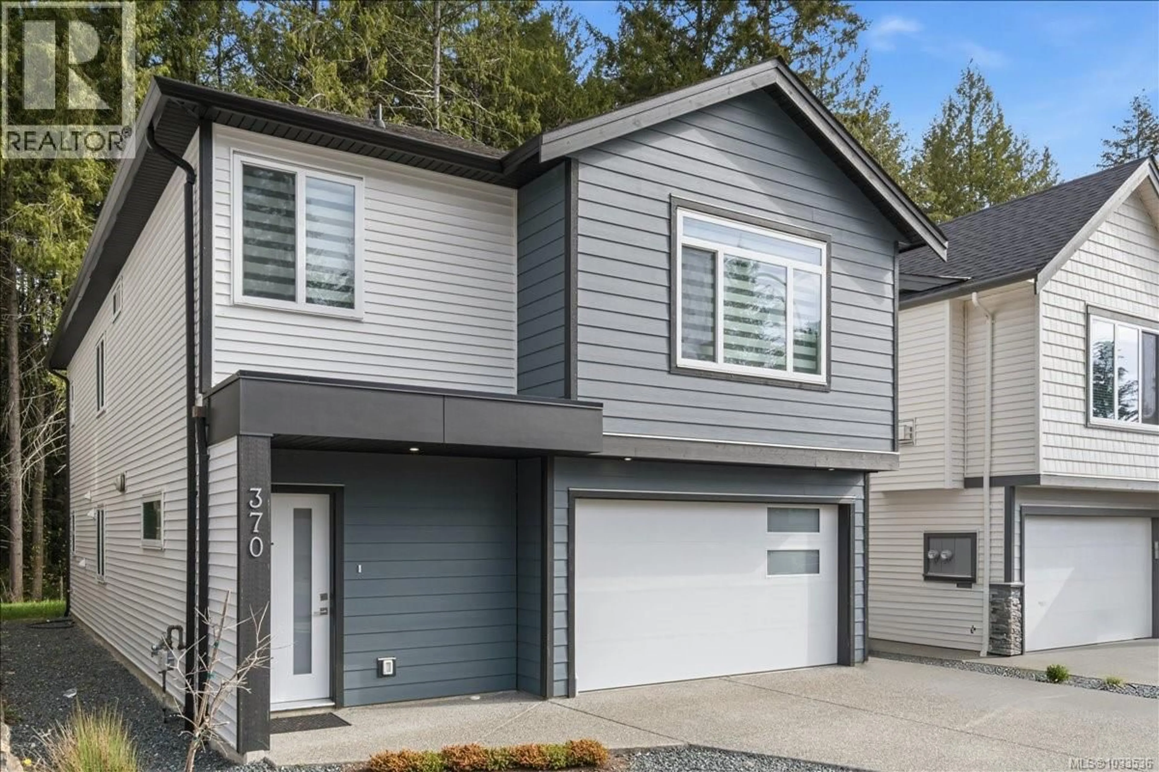 Home with vinyl exterior material, street for 370 AVAANI WAY, Nanaimo British Columbia V9L0L9