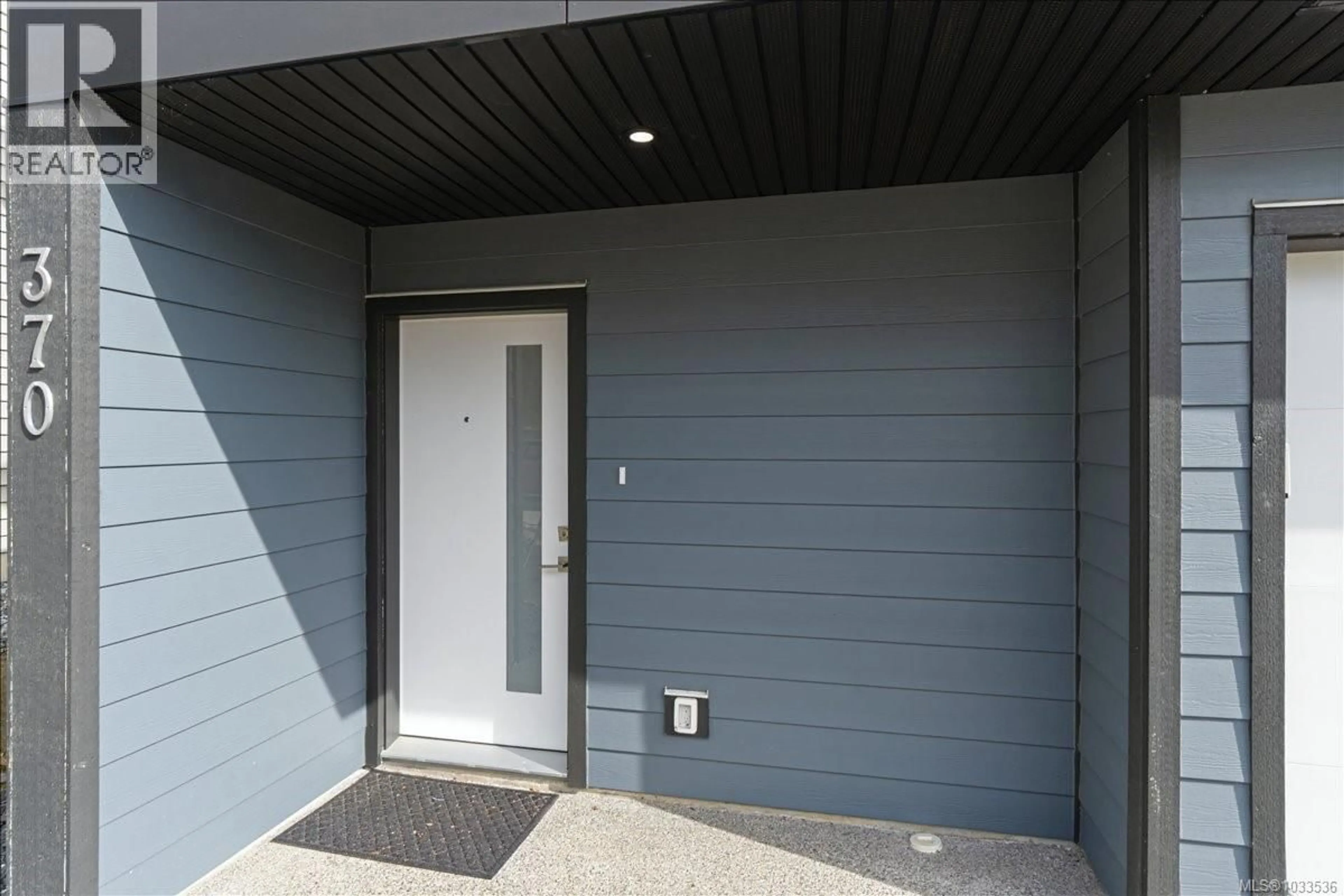 Indoor entryway for 370 AVAANI WAY, Nanaimo British Columbia V9L0L9