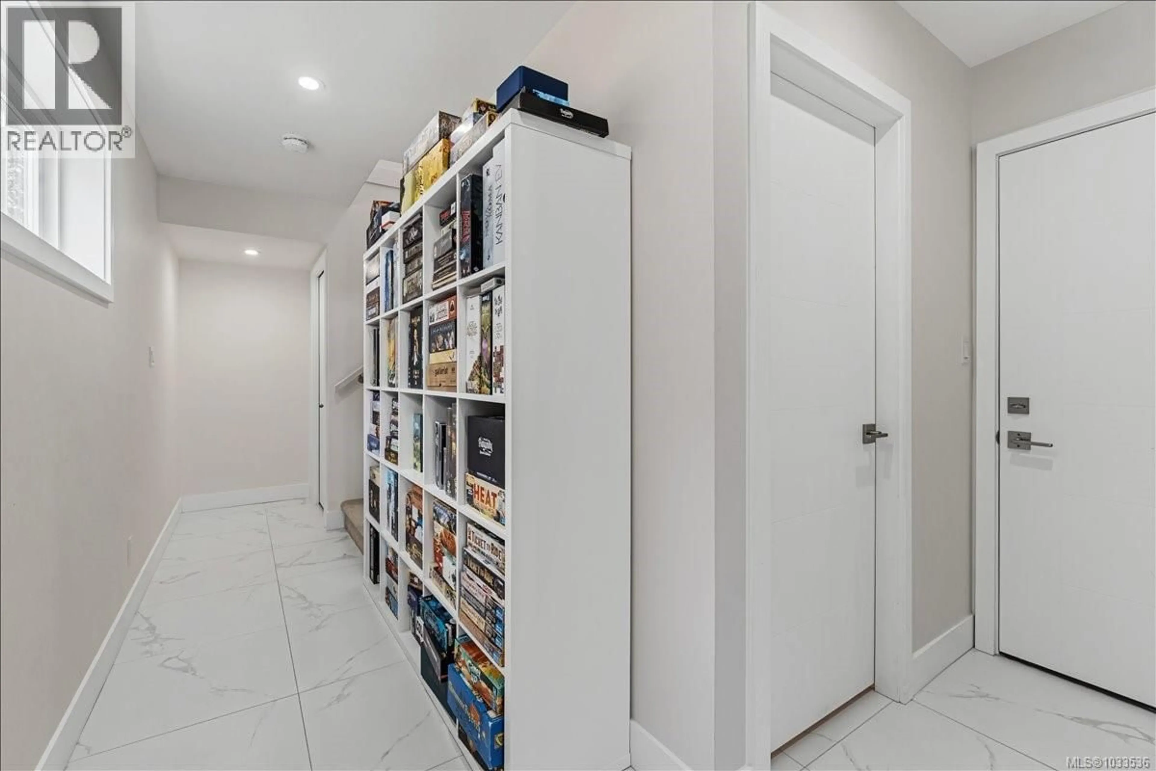 Unknown for 370 AVAANI WAY, Nanaimo British Columbia V9L0L9