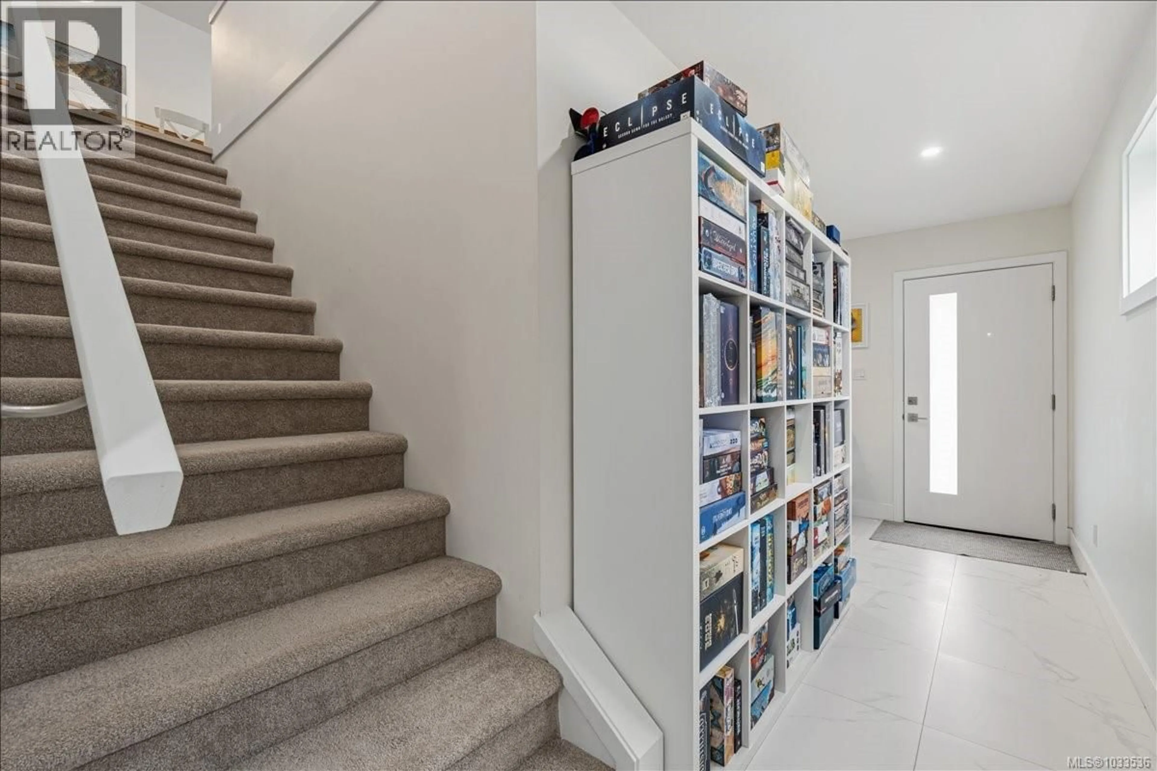 Stairs for 370 AVAANI WAY, Nanaimo British Columbia V9L0L9