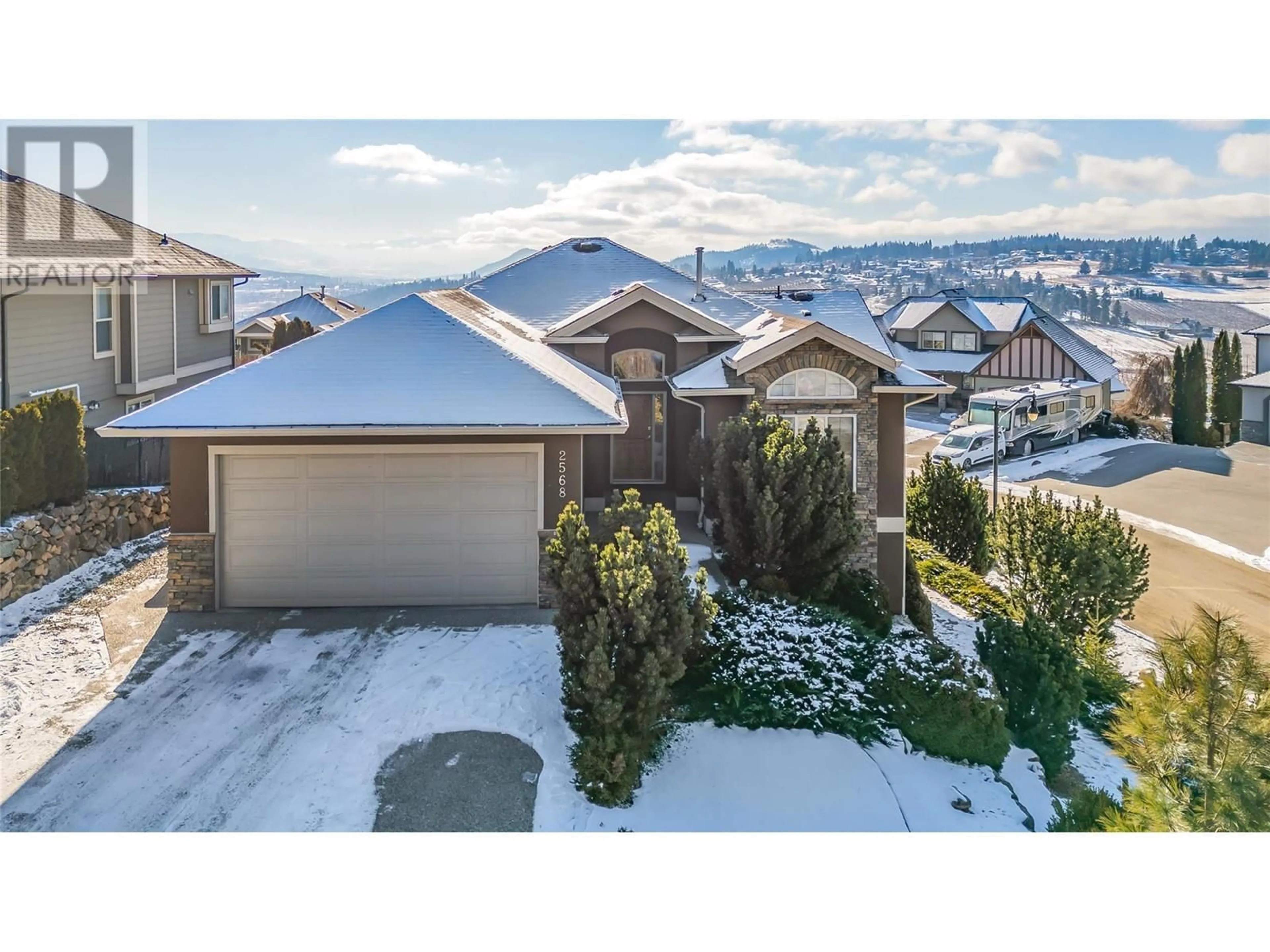 A pic from outside/outdoor area/front of a property/back of a property/a pic from drone, mountain view for 2568 LAKE BREEZE COURT, Lake Country British Columbia V4V2M8