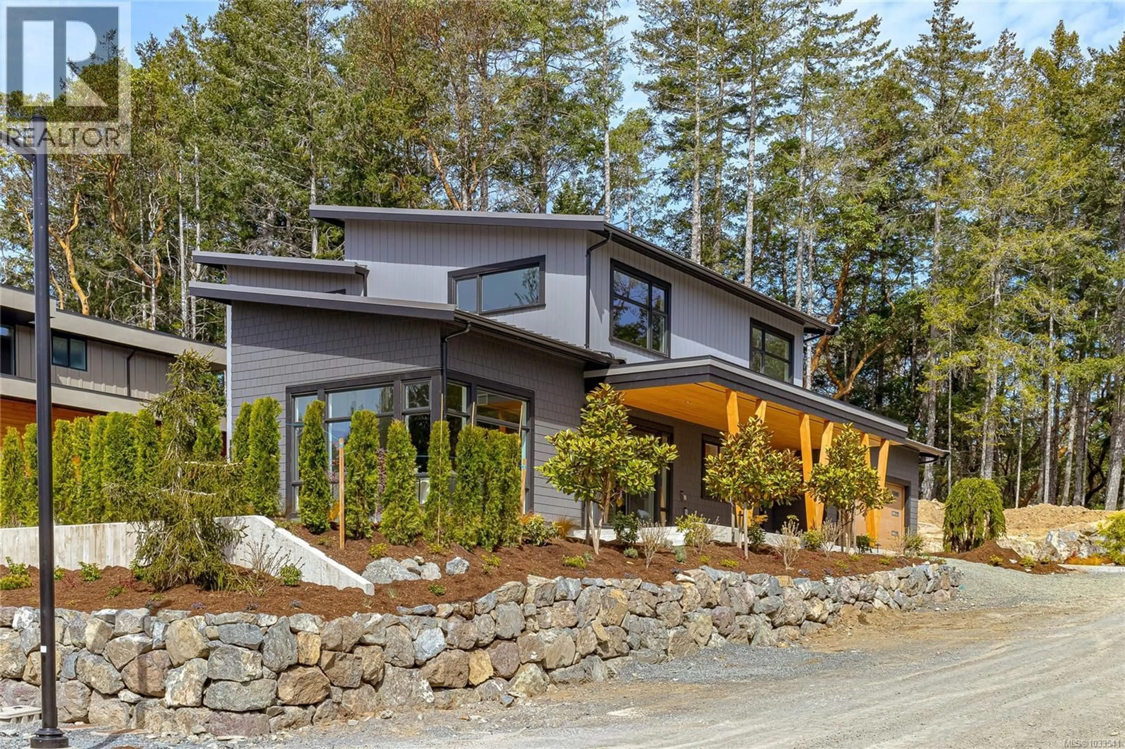 Home with vinyl exterior material, unknown for 656 MEDALIST AVENUE, Colwood British Columbia V9C0C3