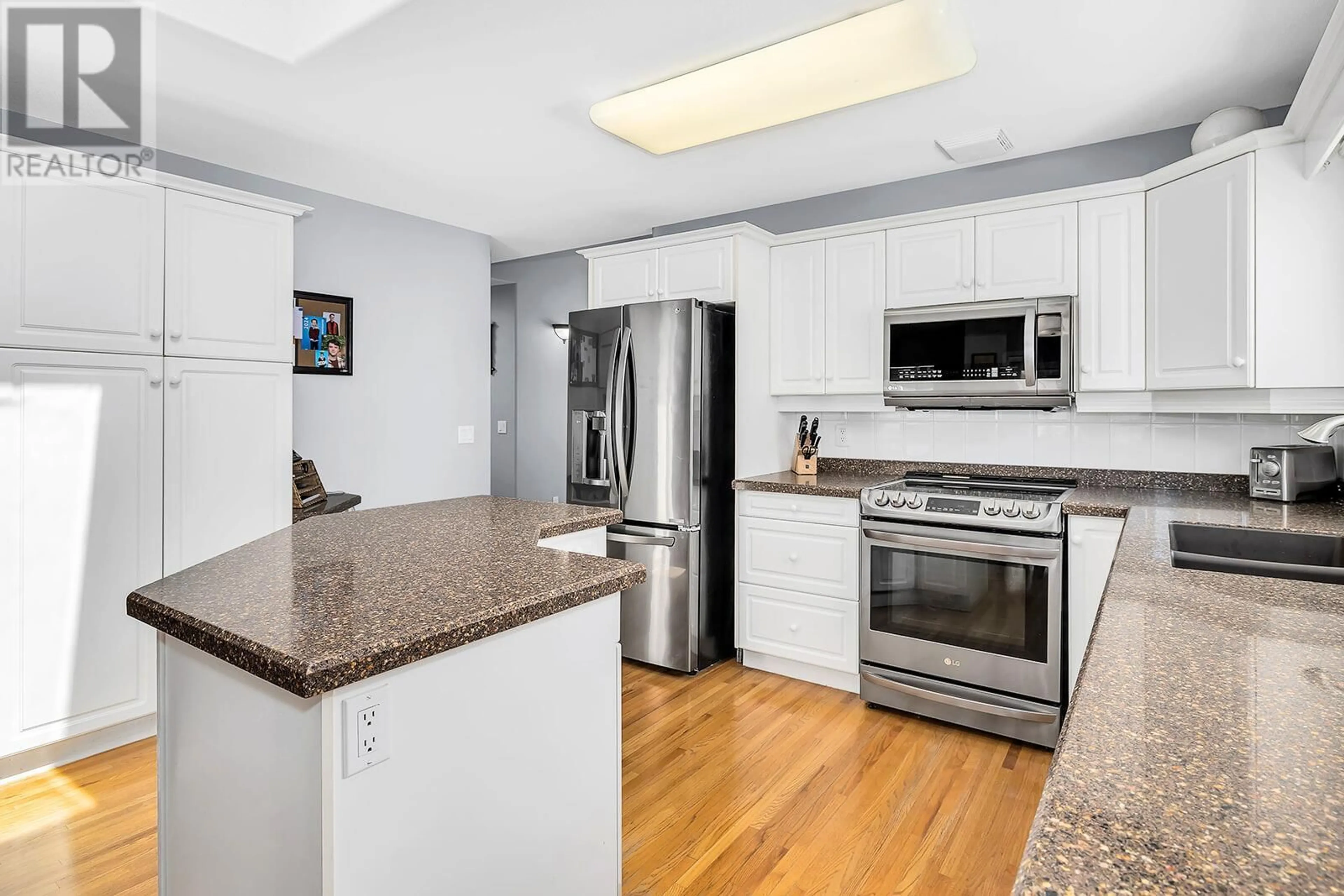 Standard kitchen, unknown for 130 - 2250 LOUIE DRIVE, West Kelowna British Columbia V4T2M6