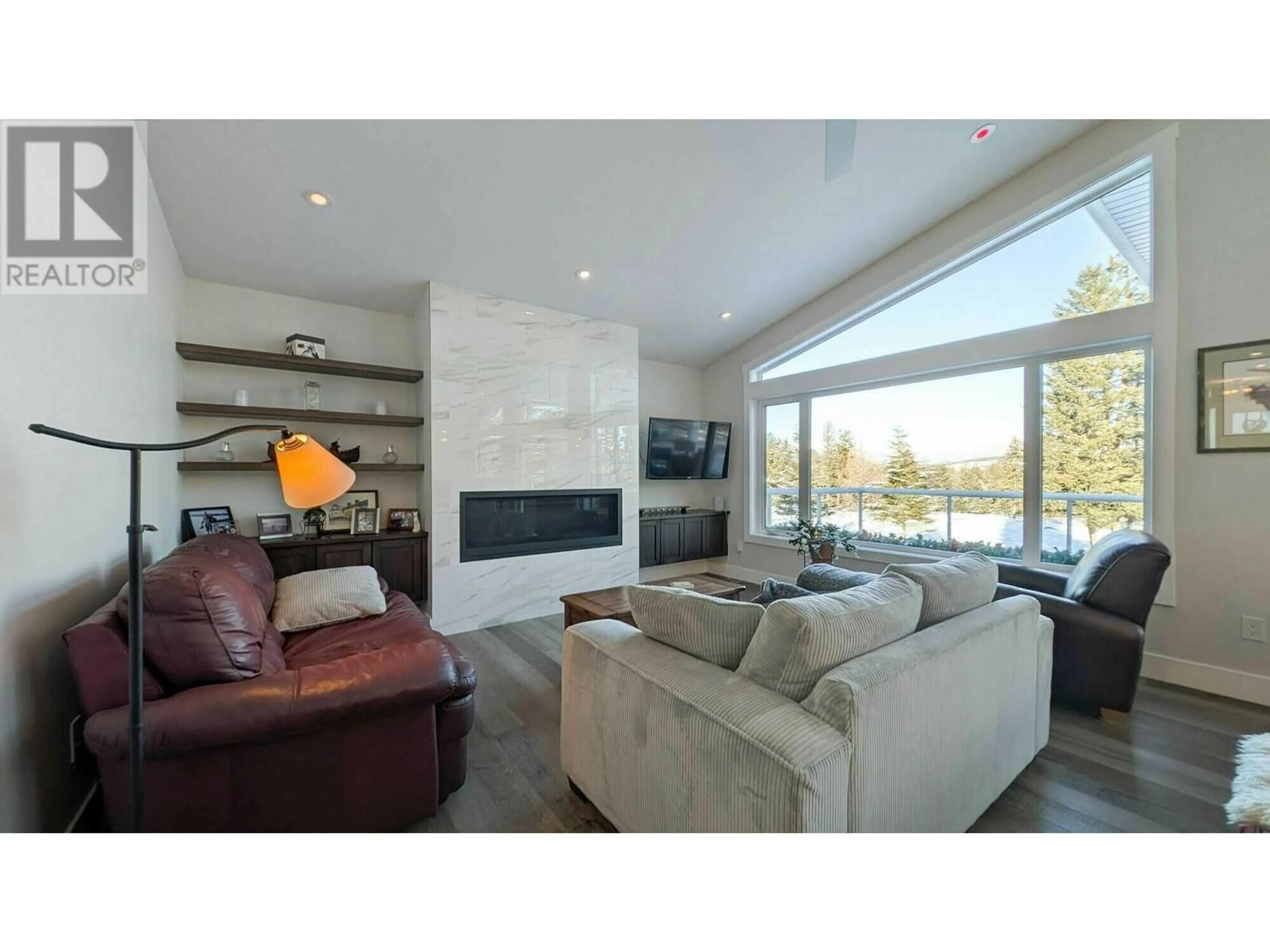 Living room with furniture, unknown for 328 LEGACY LOOKOUT, Cranbrook British Columbia V1C0E4