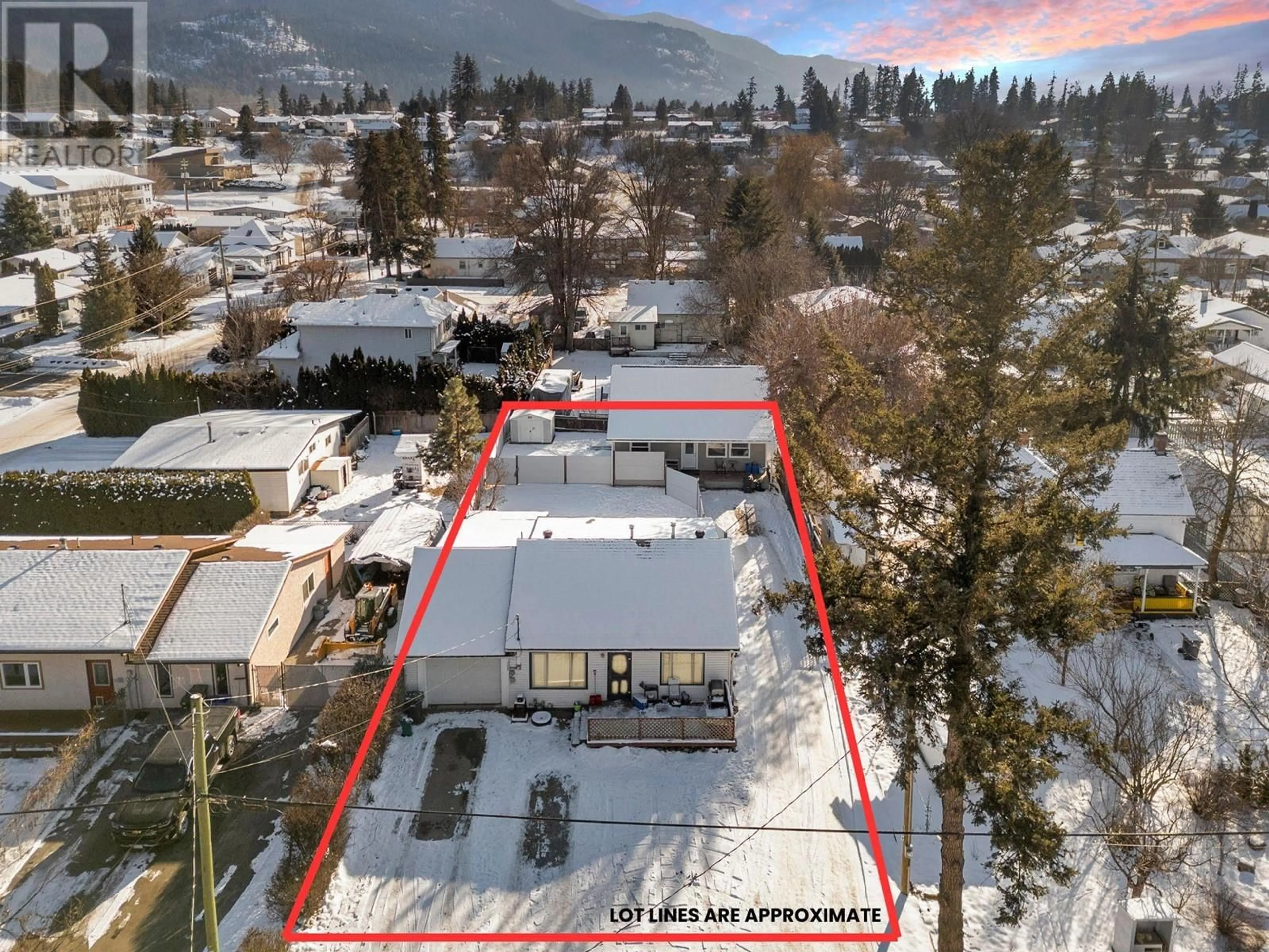 A pic from outside/outdoor area/front of a property/back of a property/a pic from drone, mountain view for 2225 Fletcher Avenue, Armstrong British Columbia V4Y0A4