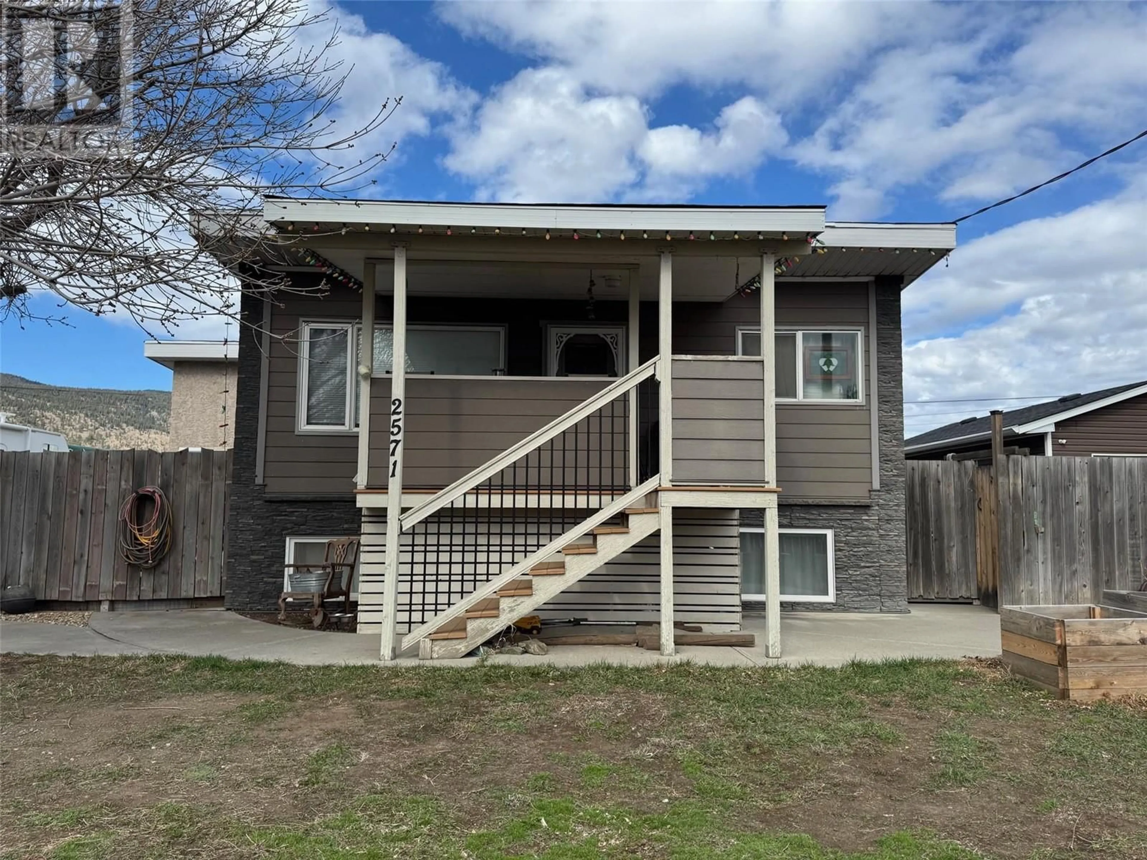 Home with vinyl exterior material, unknown for 2571 COLDWATER AVENUE, Merritt British Columbia V1K1B8